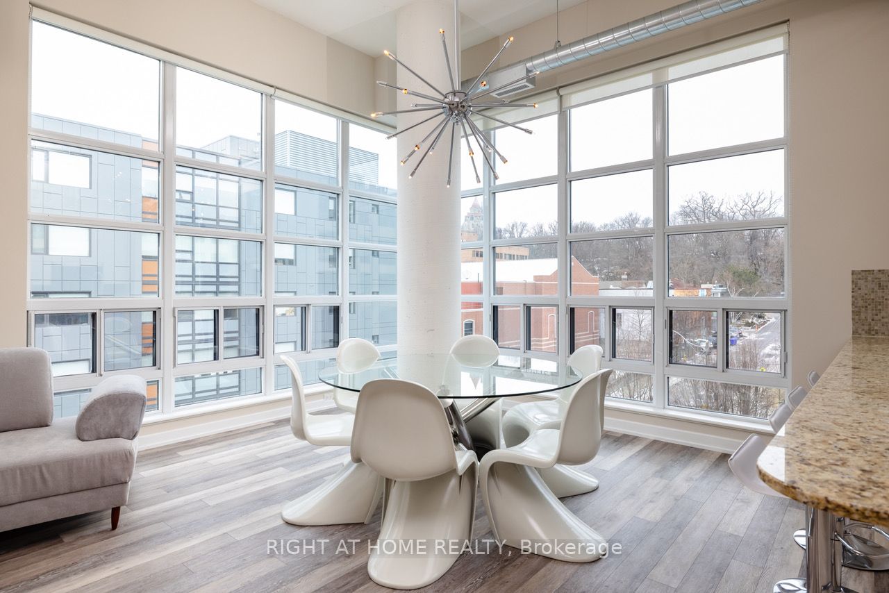 380 Macpherson Avenue 306, Toronto, ON M4V 3E3 photo 3