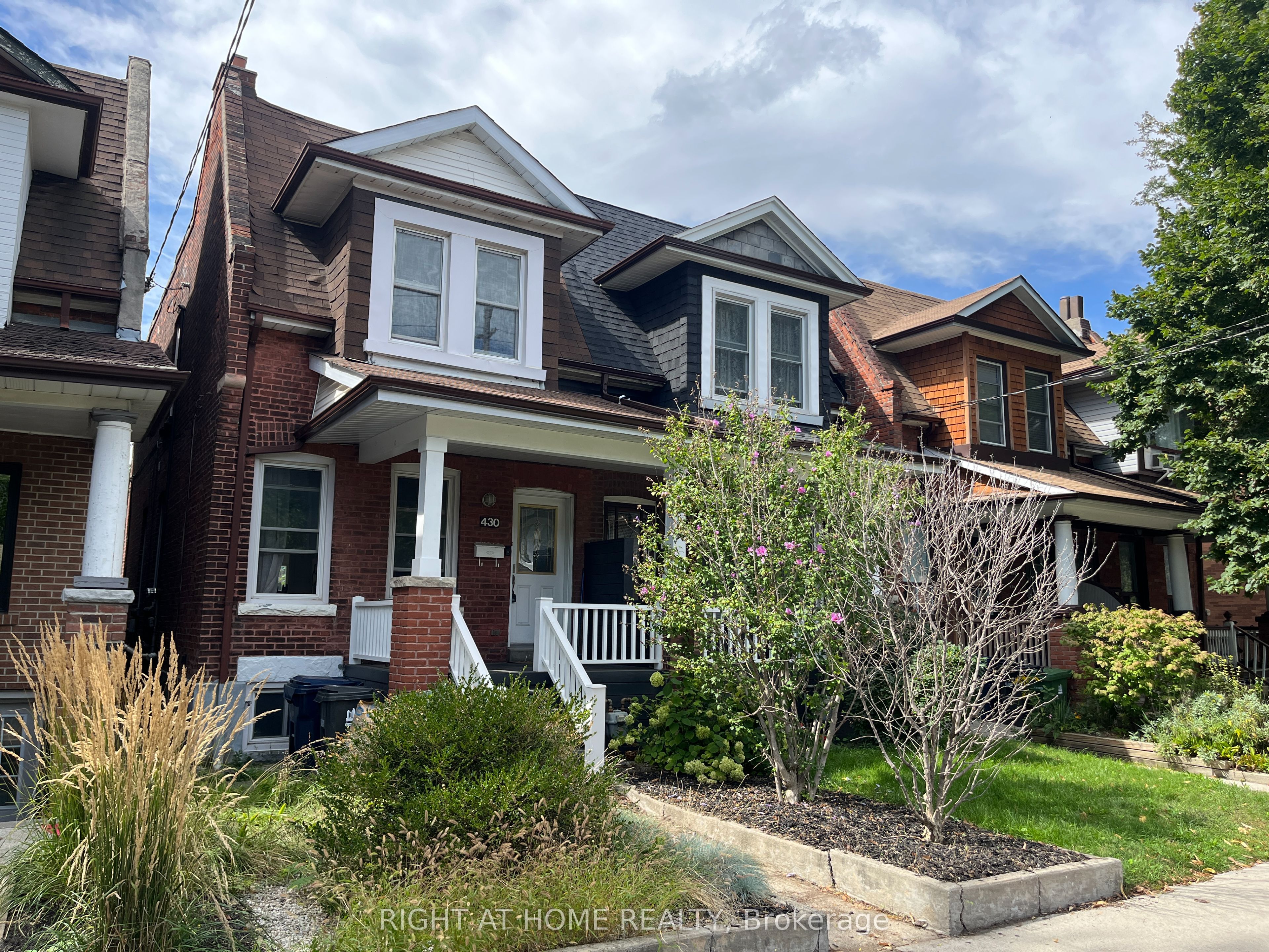 430 Brock Avenue Unit 1, Toronto, ON M6H 3N3 photo 2
