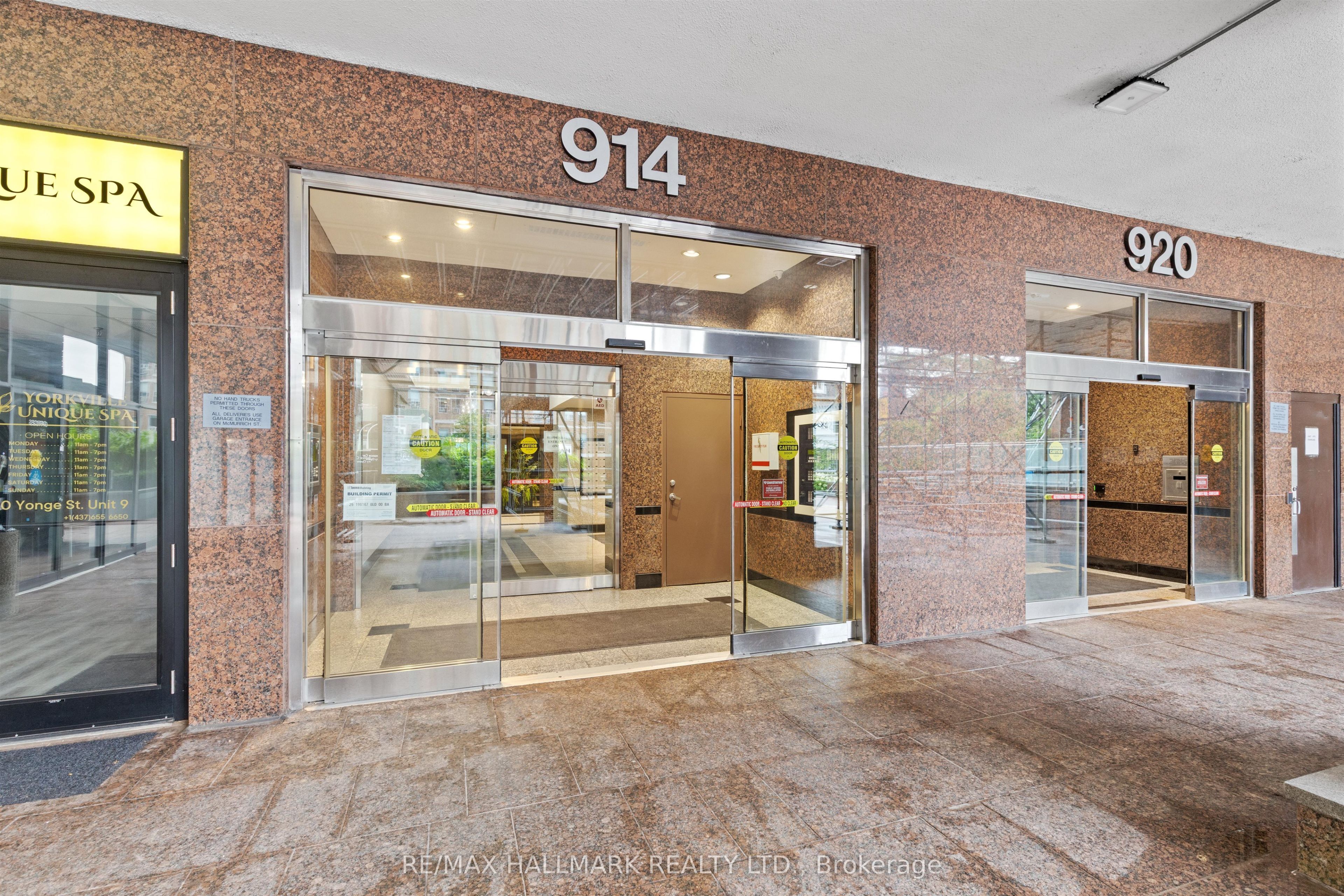 914 Yonge Street 1803, Toronto, ON M4W 3C8 photo 3