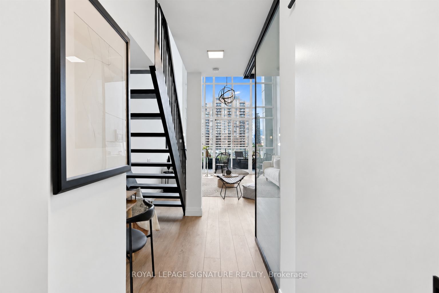 5 Hanna Avenue 532, Toronto, ON M6K 0B3 photo 2