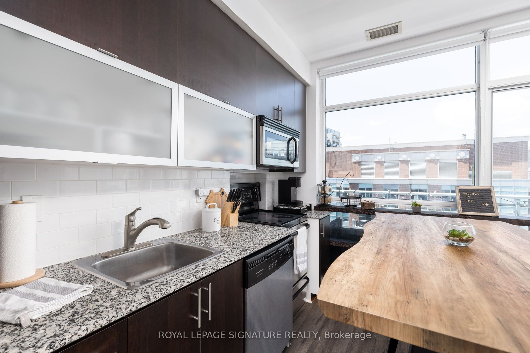 80 Western Battery Road UPH11, Toronto, ON M6K 3S1 photo 4