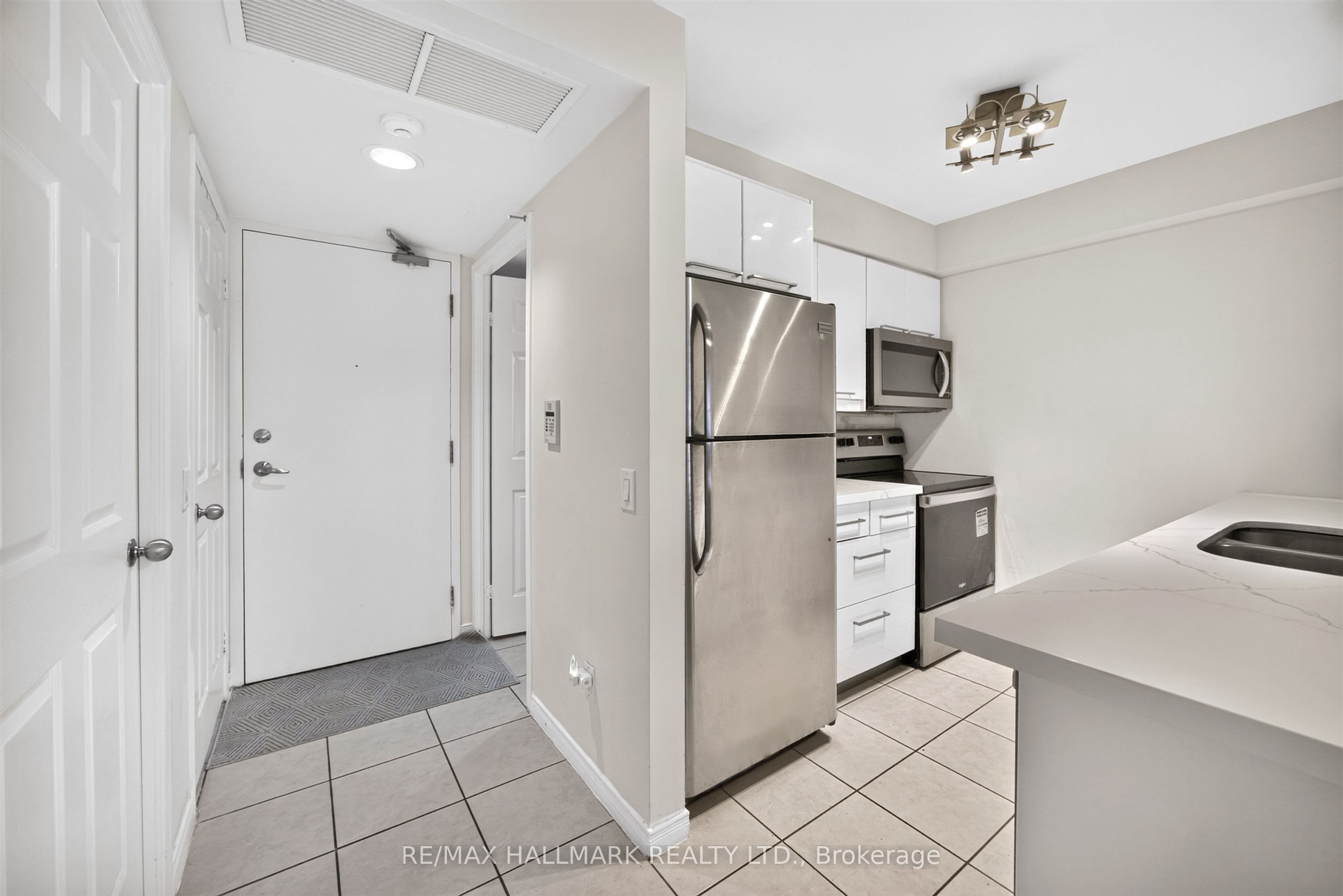155 Beecroft Road 812, Toronto, ON M2N 7C6 photo 4