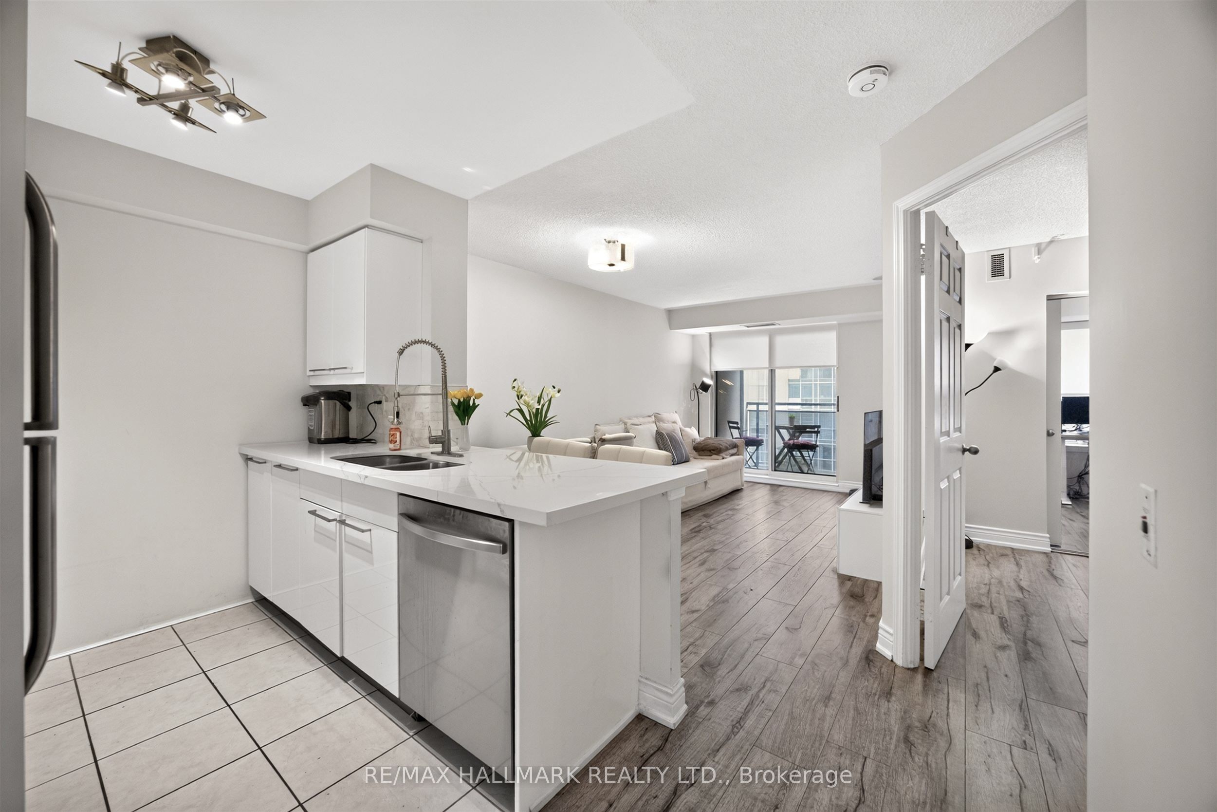 155 Beecroft Road 812, Toronto, ON M2N 7C6 photo 5