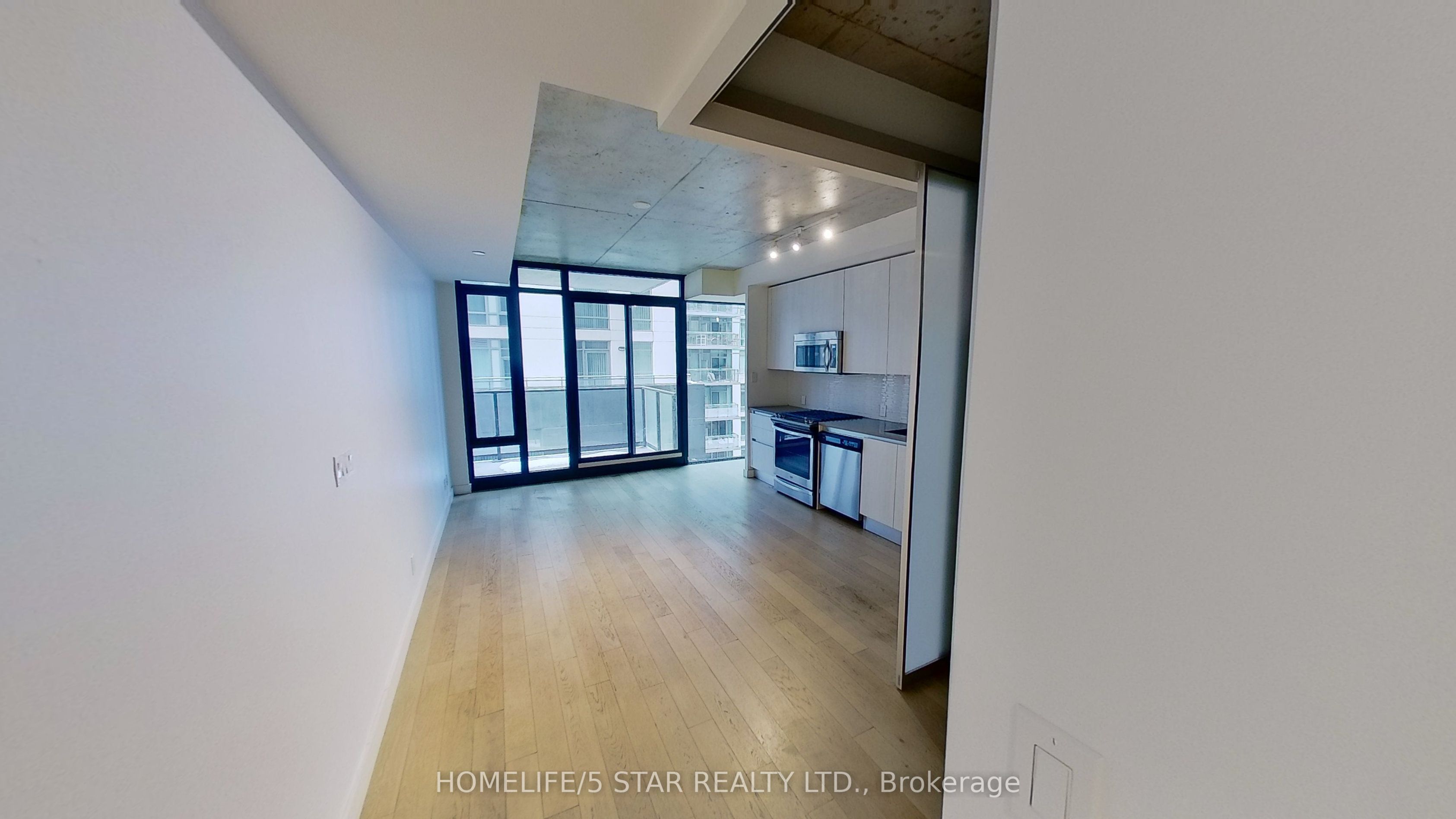 111 Bathurst Street 714, Toronto, ON M9V 0M9 photo 3
