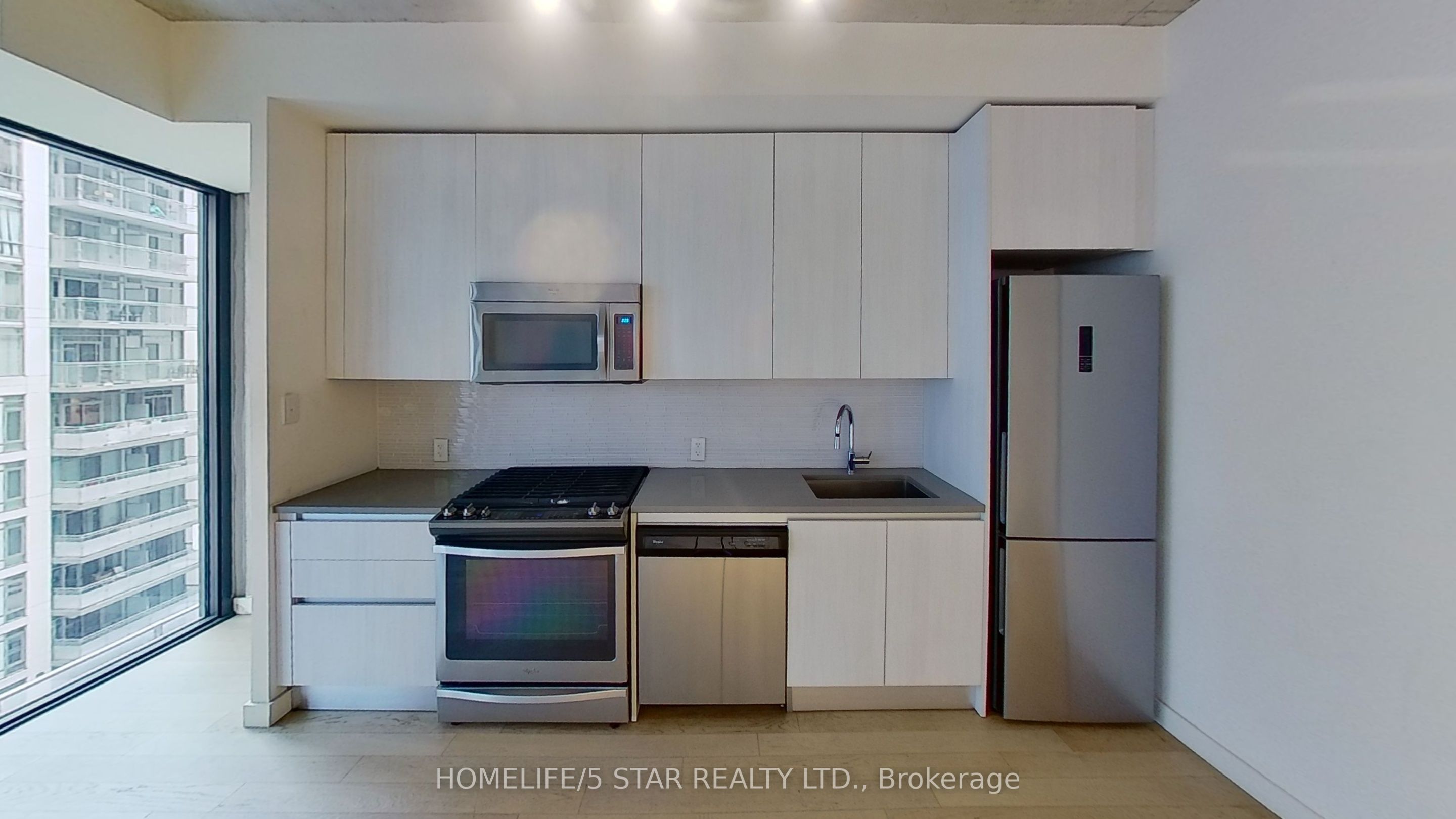111 Bathurst Street 714, Toronto, ON M9V 0M9 photo 4