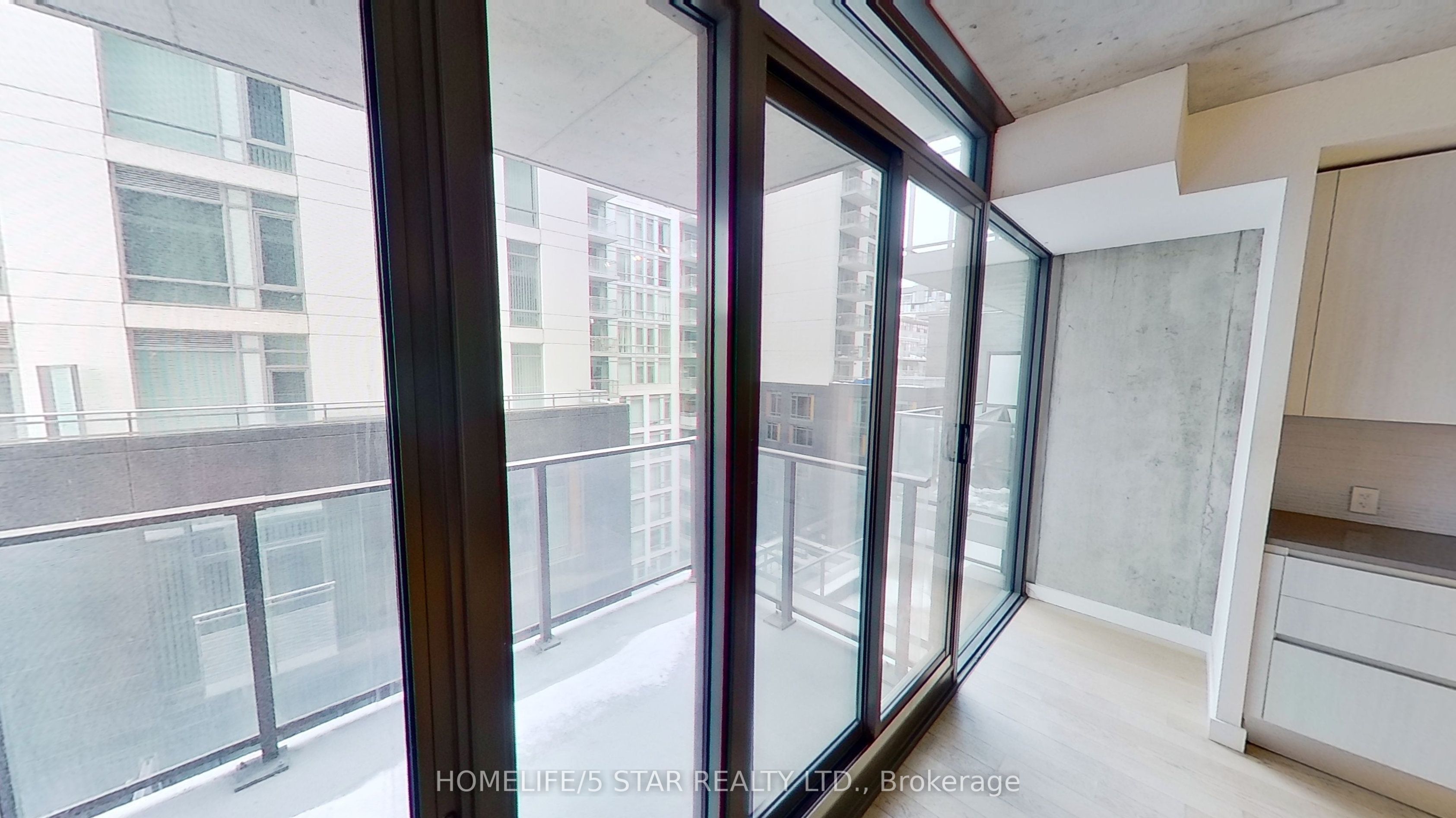 111 Bathurst Street 714, Toronto, ON M9V 0M9 photo 5
