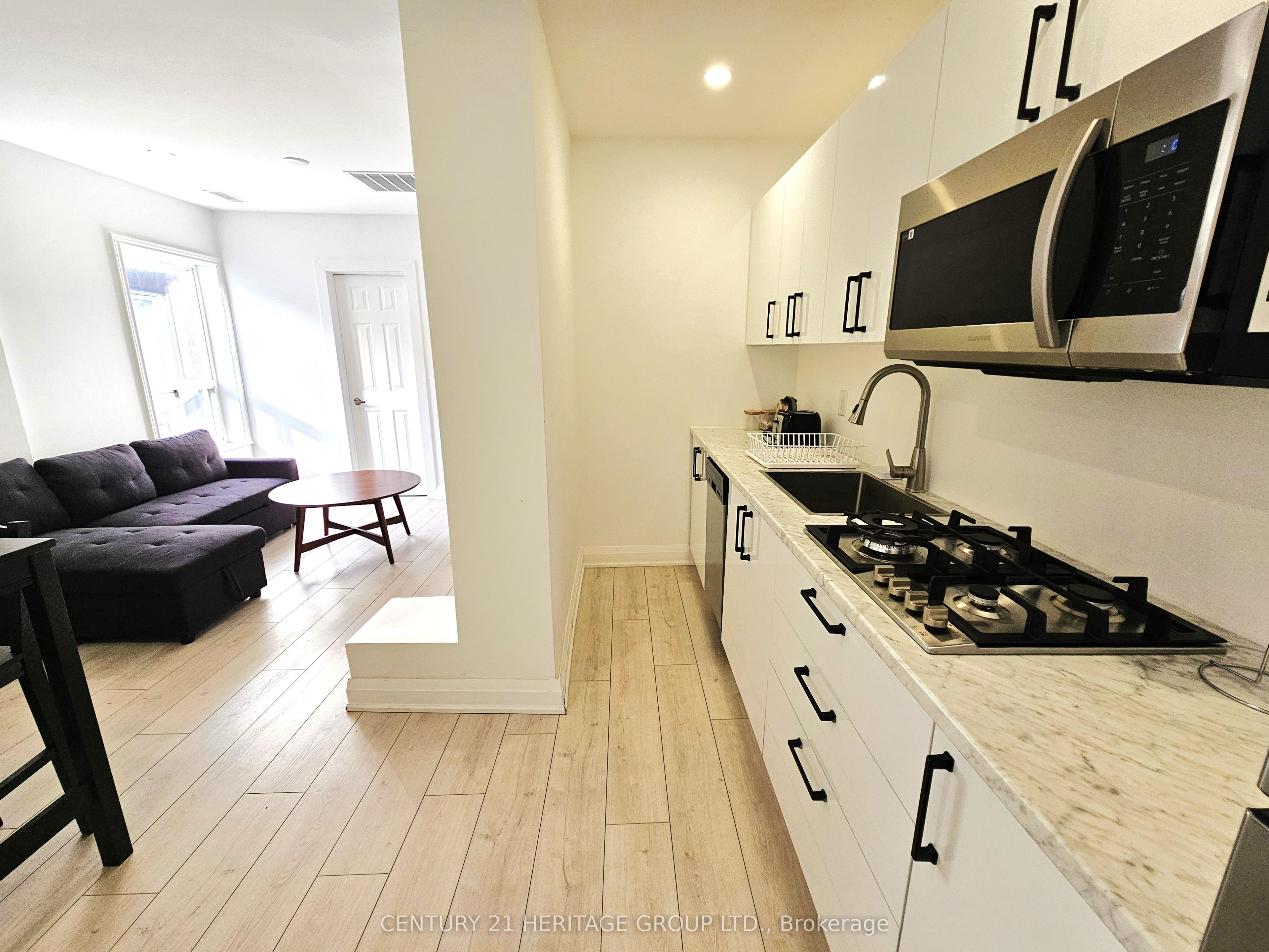 344 Shaw Street 3rd Floor, Toronto, ON M6J 2X3 photo 2