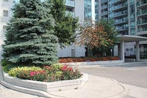 35 Bales Avenue 1709, Toronto, ON M2N 7L7 photo 2