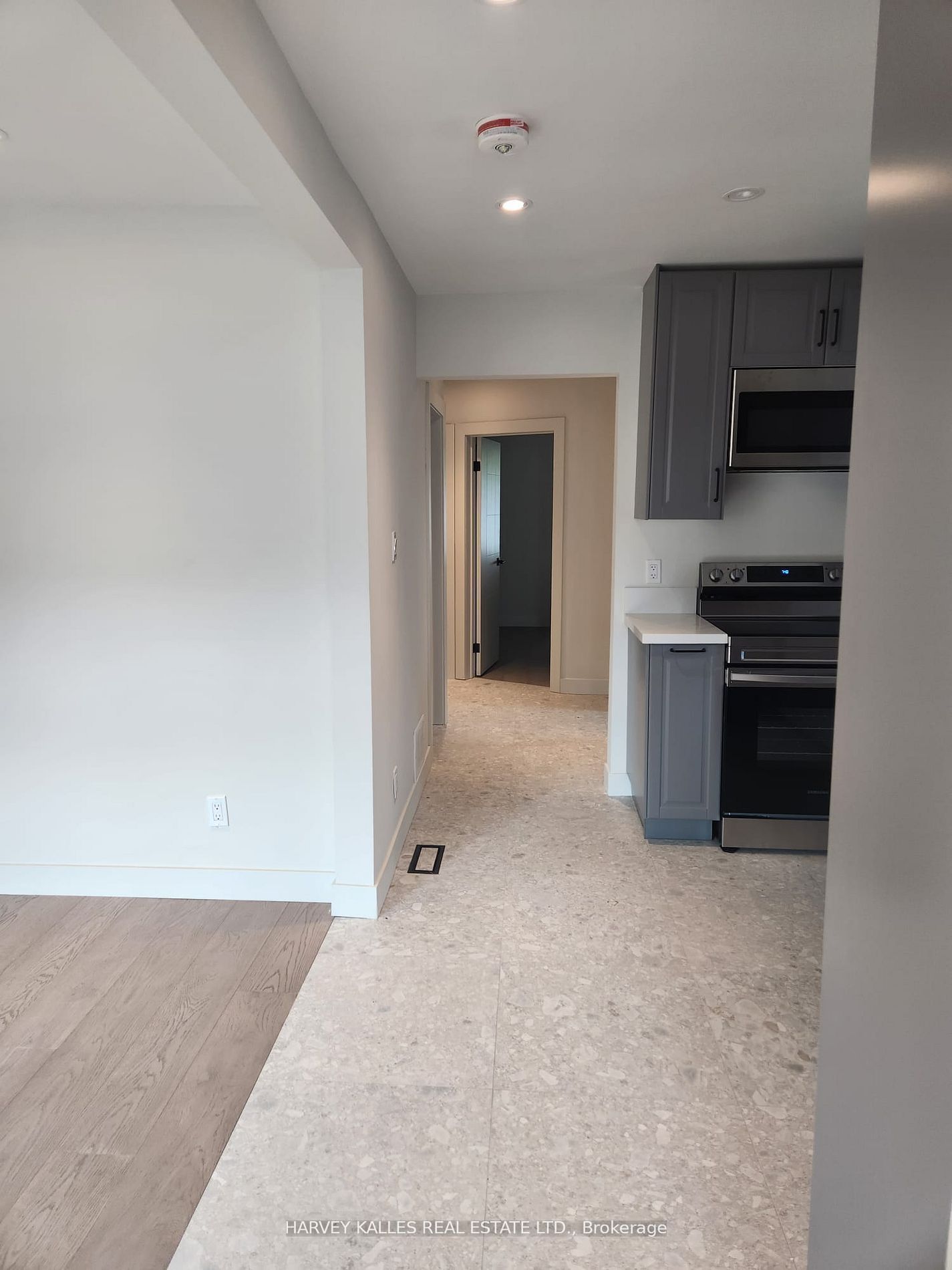 88 McAllister Road Main, Toronto, ON M3H 2N3 photo 4