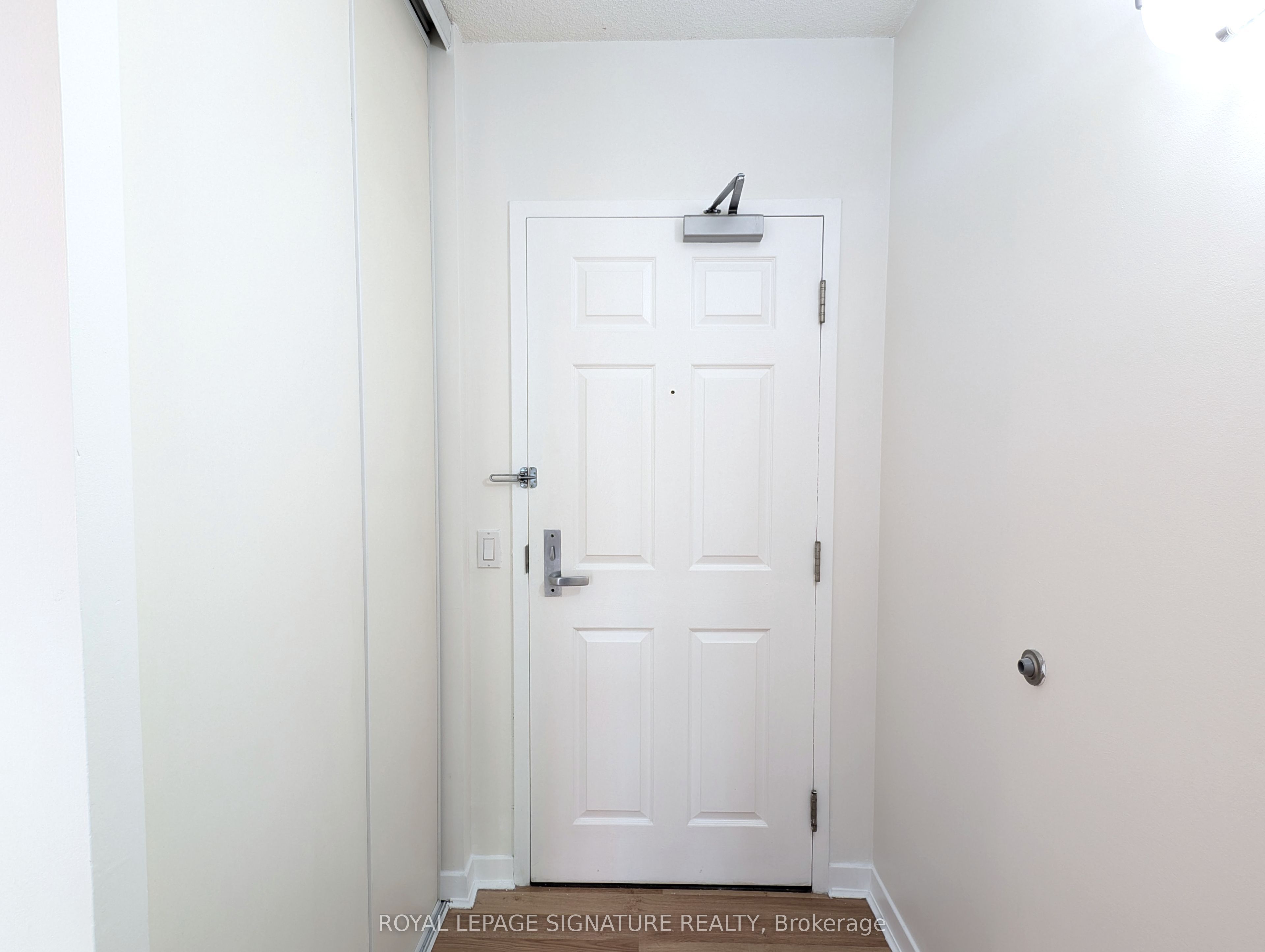 284 Bloor Street W 206, Toronto, ON M5B 2L4