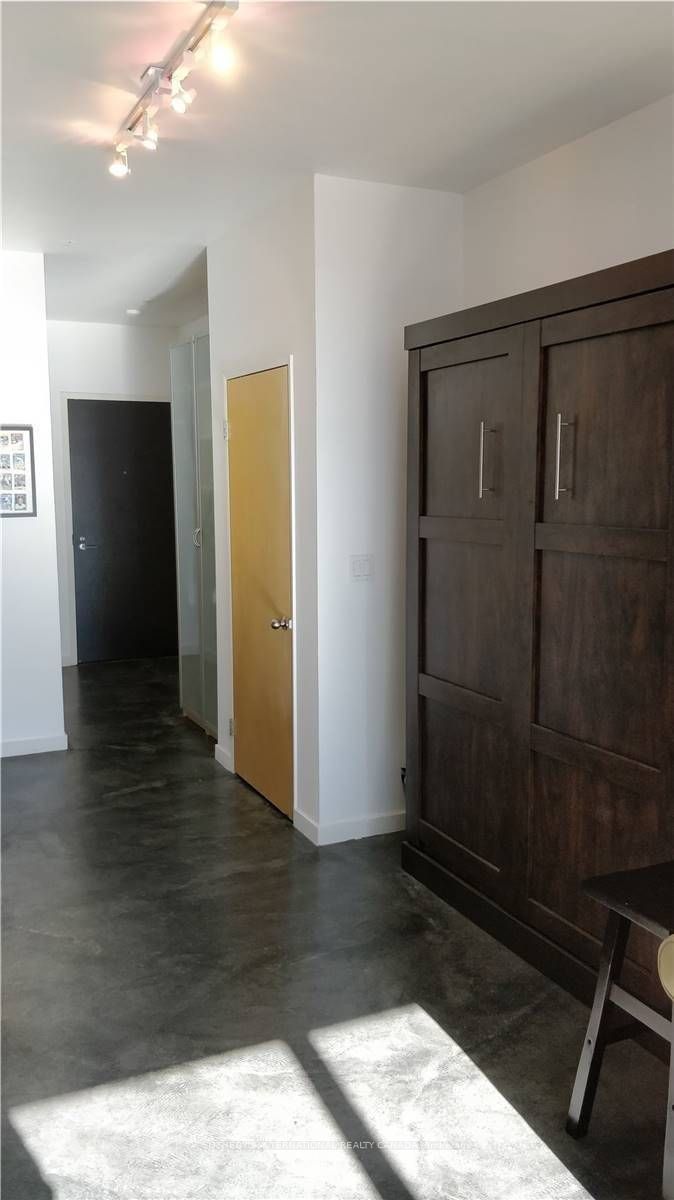 1 Shaw Street 1017, Toronto, ON M6K 0A1 photo 3