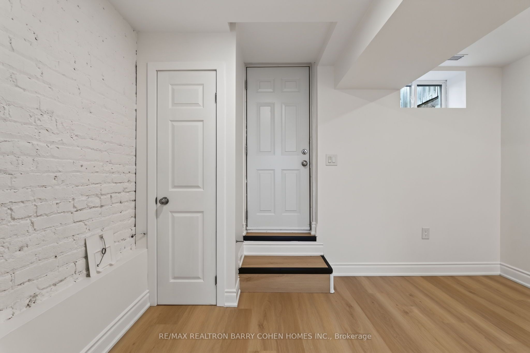 371 Howland Avenue Lower, Toronto, ON M5R 3C1 photo 2