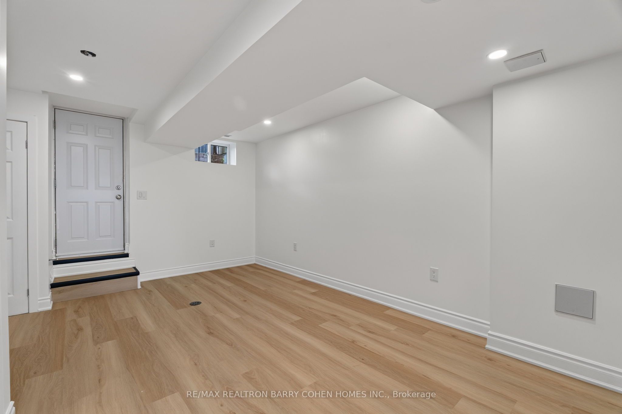 371 Howland Avenue Lower, Toronto, ON M5R 3C1 photo 3