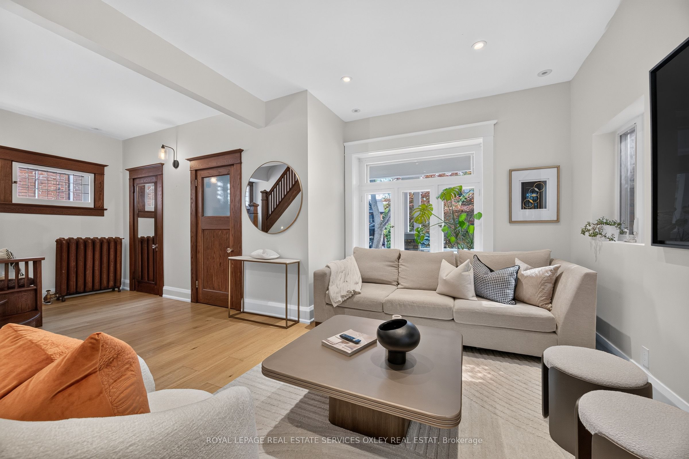 20 Edgewood Crescent, Toronto, ON M4W 3A9 photo 3