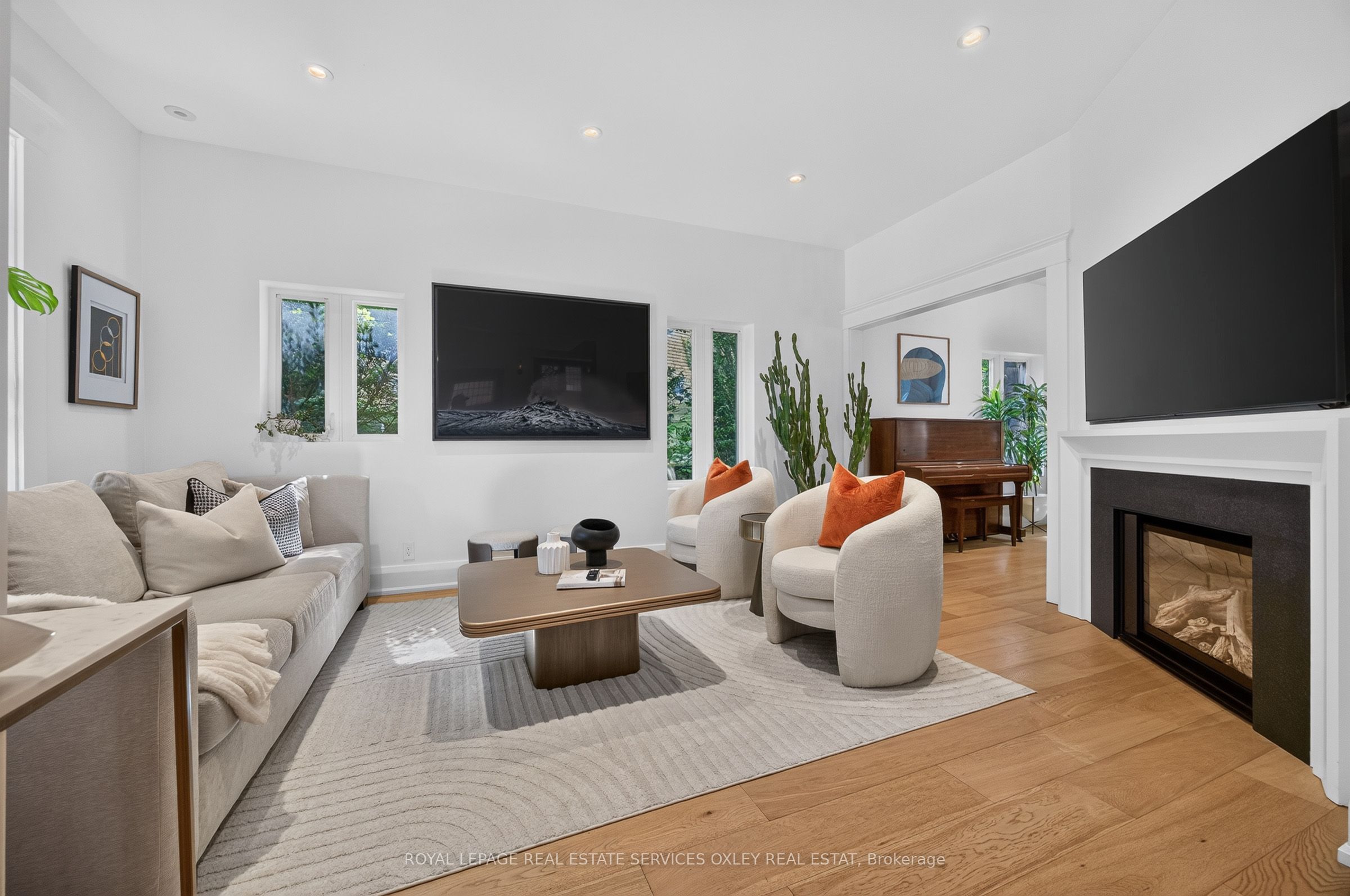 20 Edgewood Crescent, Toronto, ON M4W 3A9 photo 4