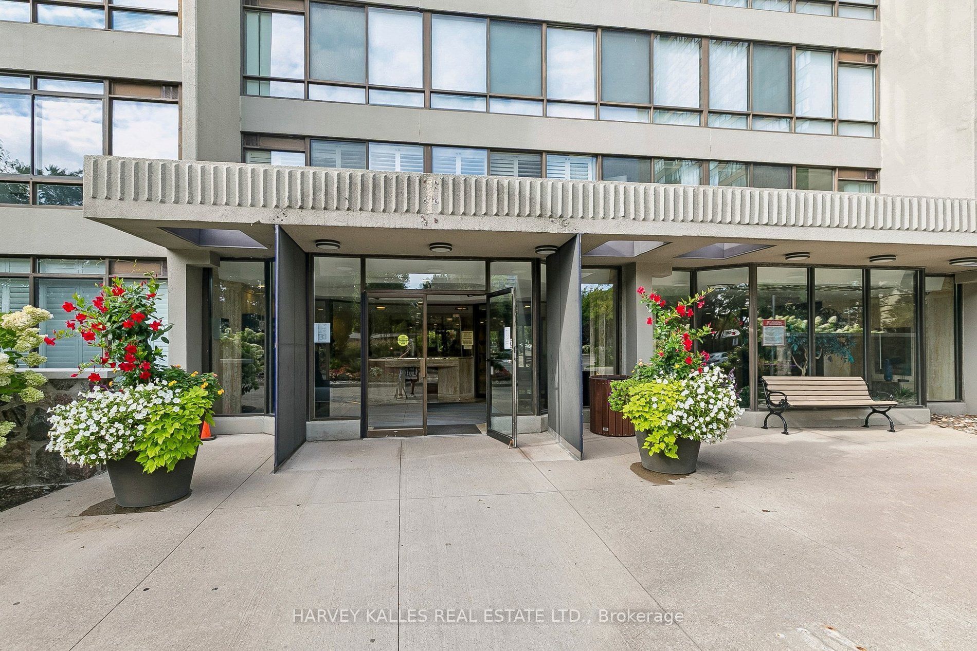 65 Skymark Drive 204, Toronto, ON M2H 3N9 photo 2
