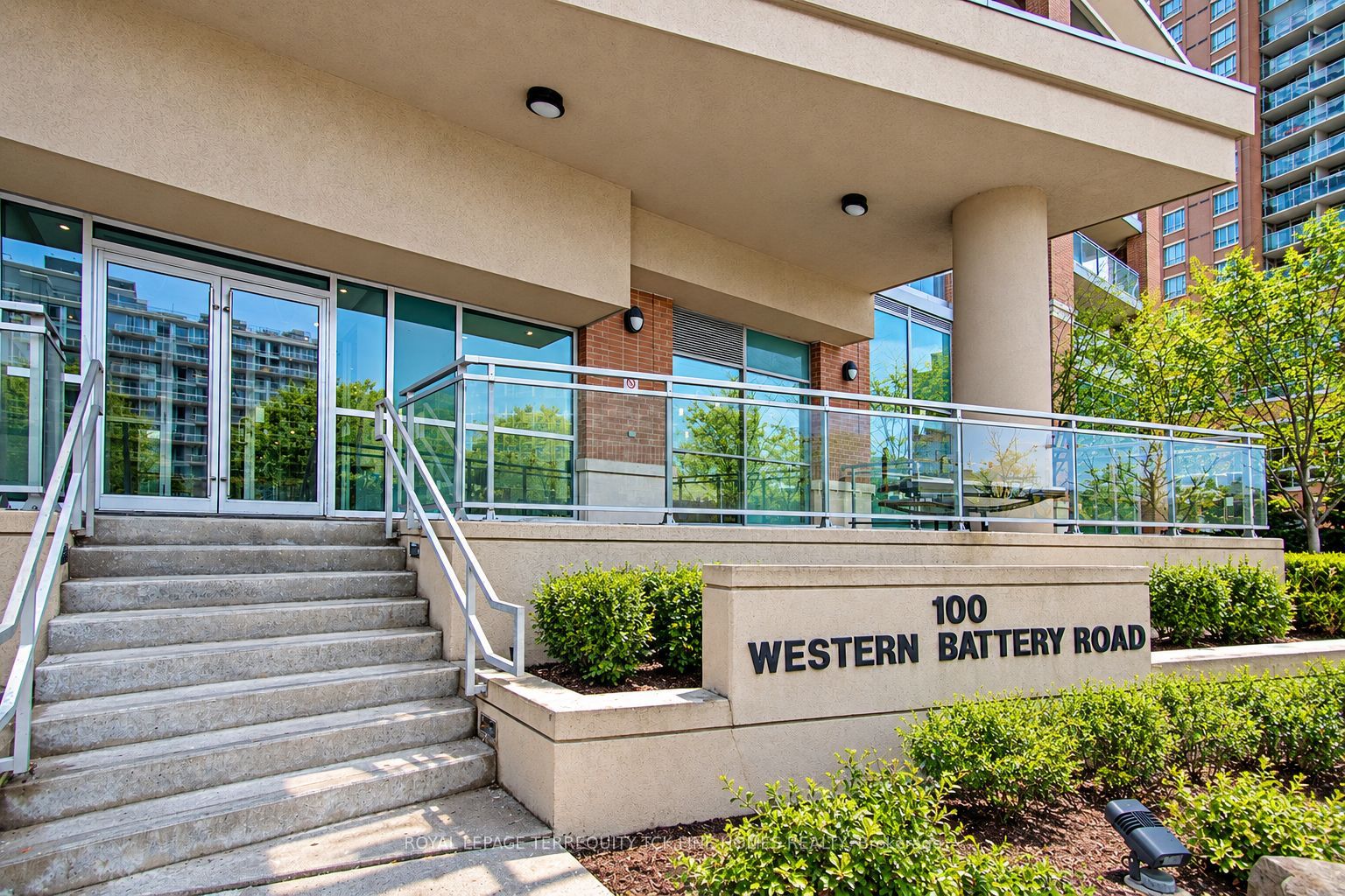 100 Western Battery Road 1709, Toronto, ON M6K 3S2