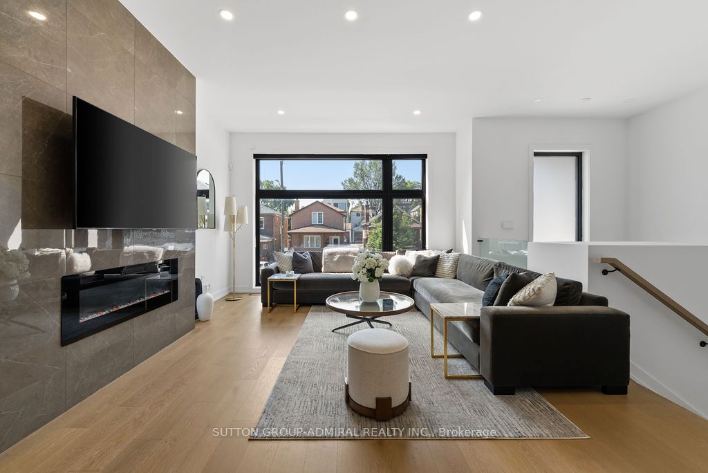 80 Bude Street, Toronto, ON M6C 1X8 photo 3