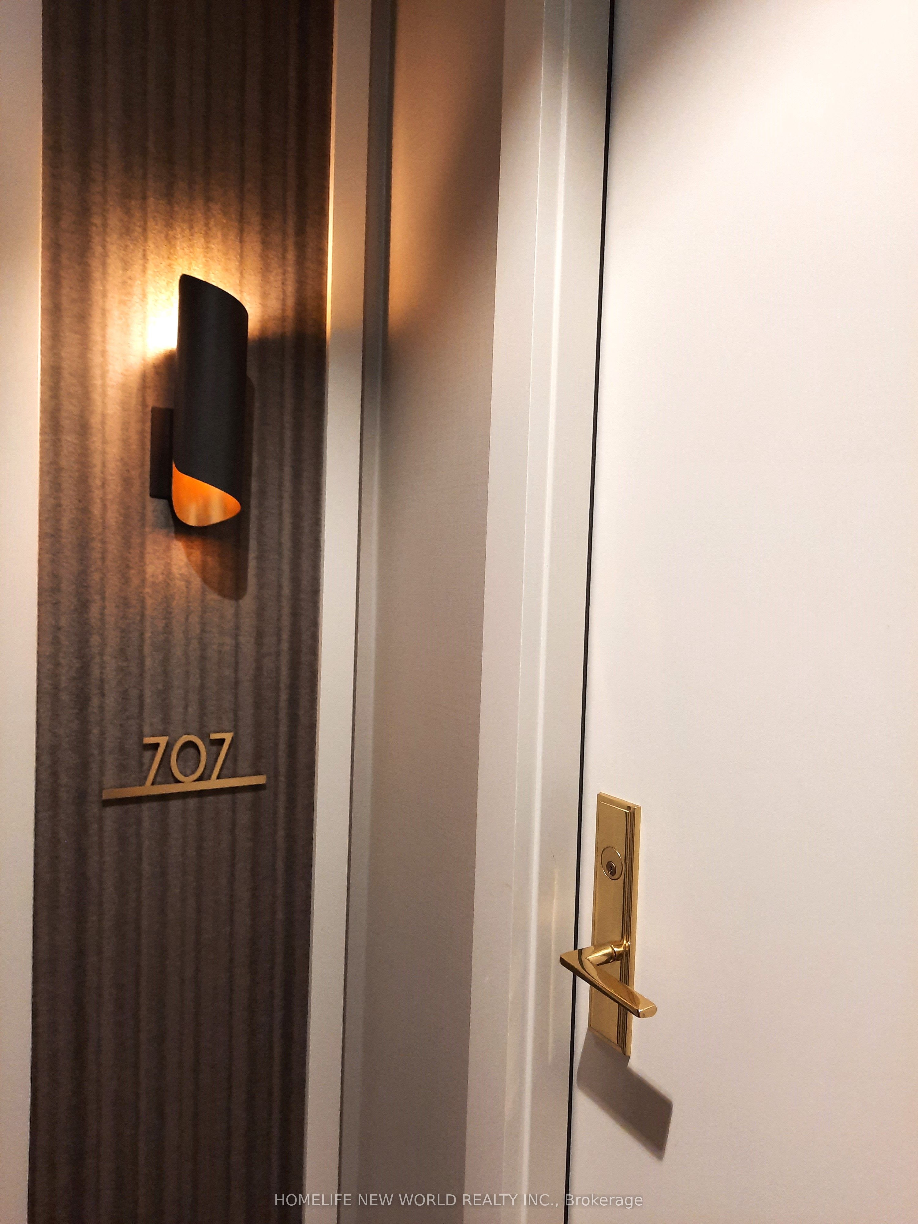 88 Cumberland Street 707, Toronto, ON M5R 0C8 photo 2
