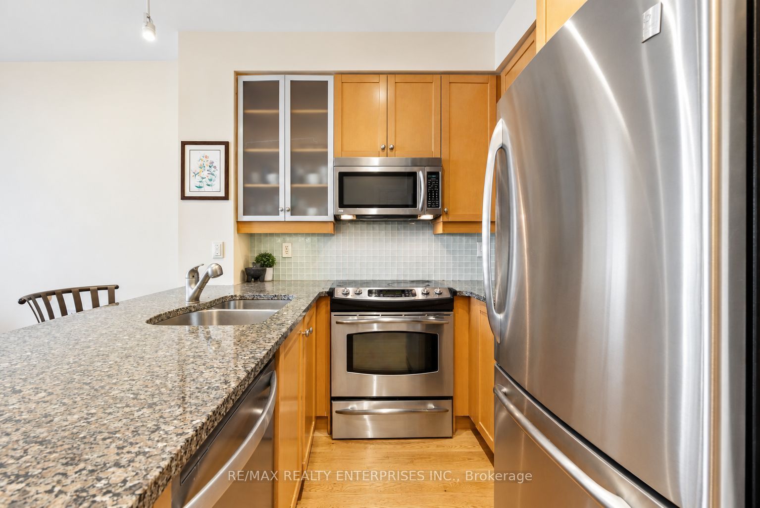 18 Yorkville Avenue 2706, Toronto, ON M4W 3Y8 photo 2