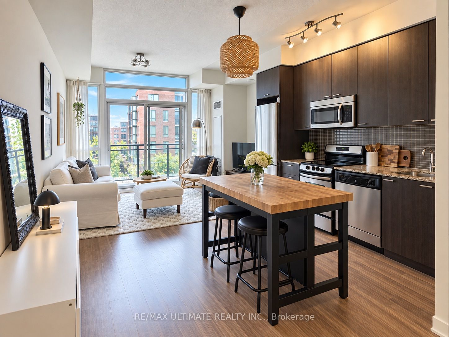 775 King Street W 907, Toronto, ON M5V 2K3