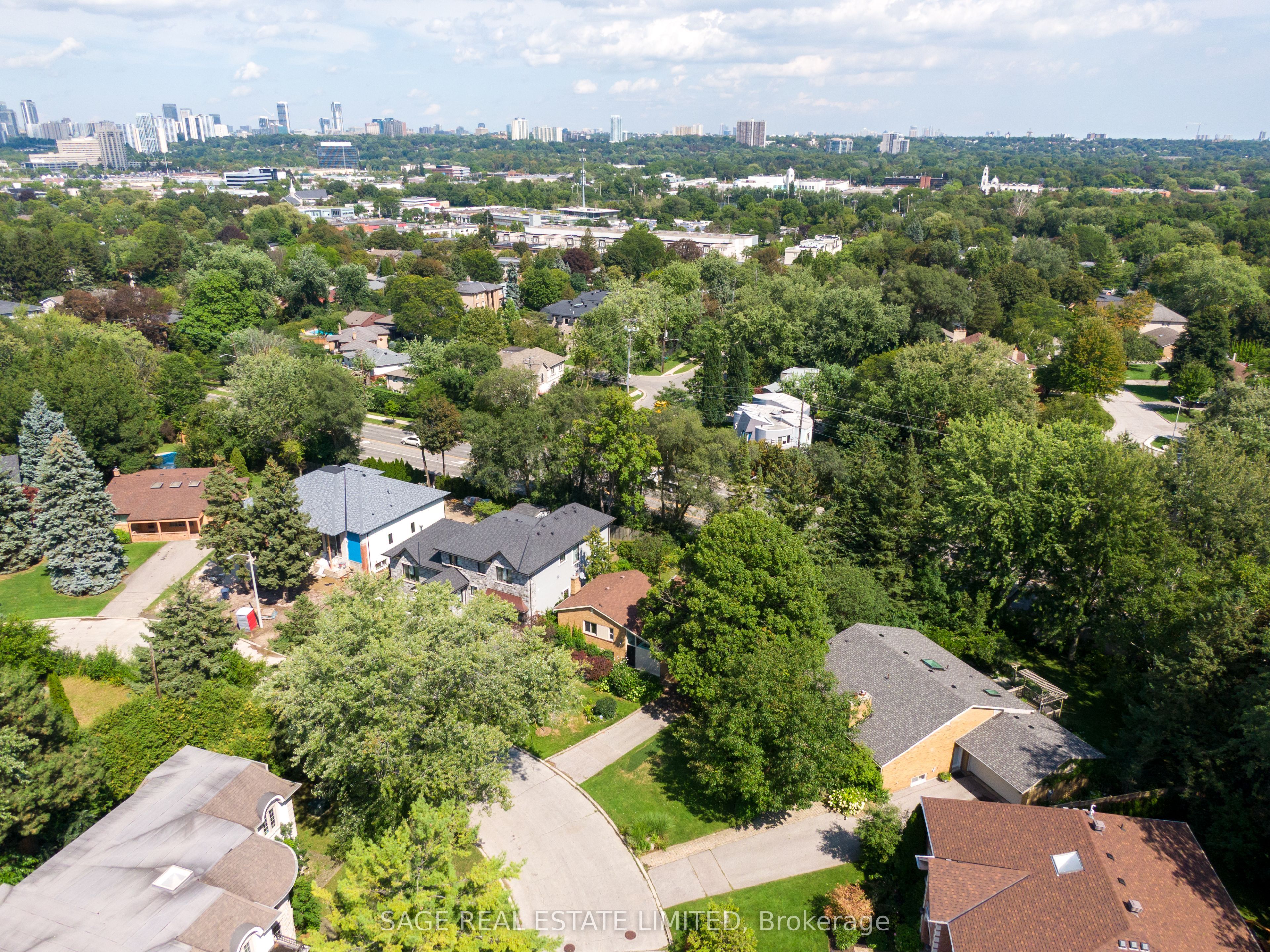 56 Grangemill Crescent, Toronto, ON M3B 2J2 photo 2
