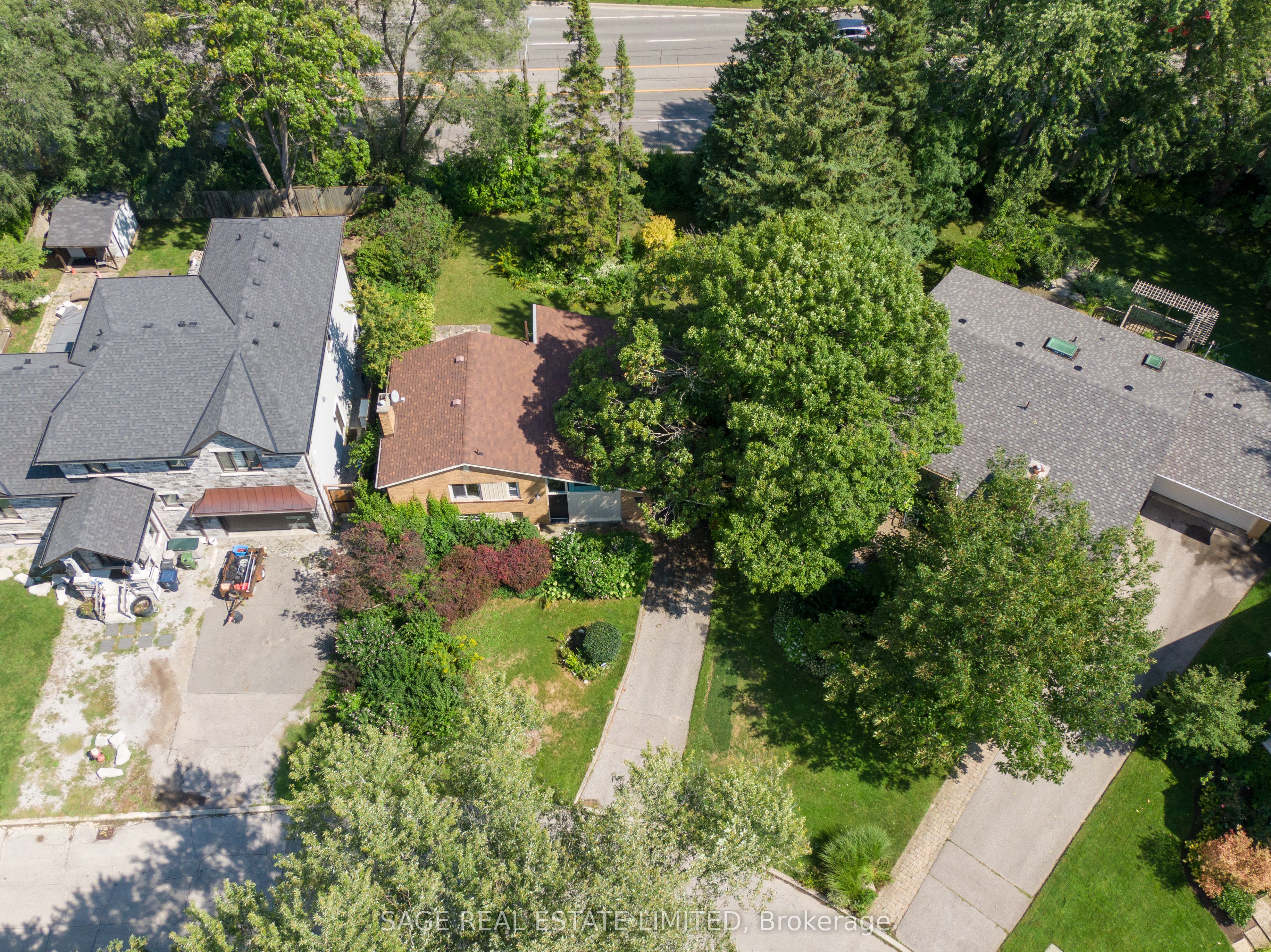 56 Grangemill Crescent, Toronto, ON M3B 2J2 photo 3