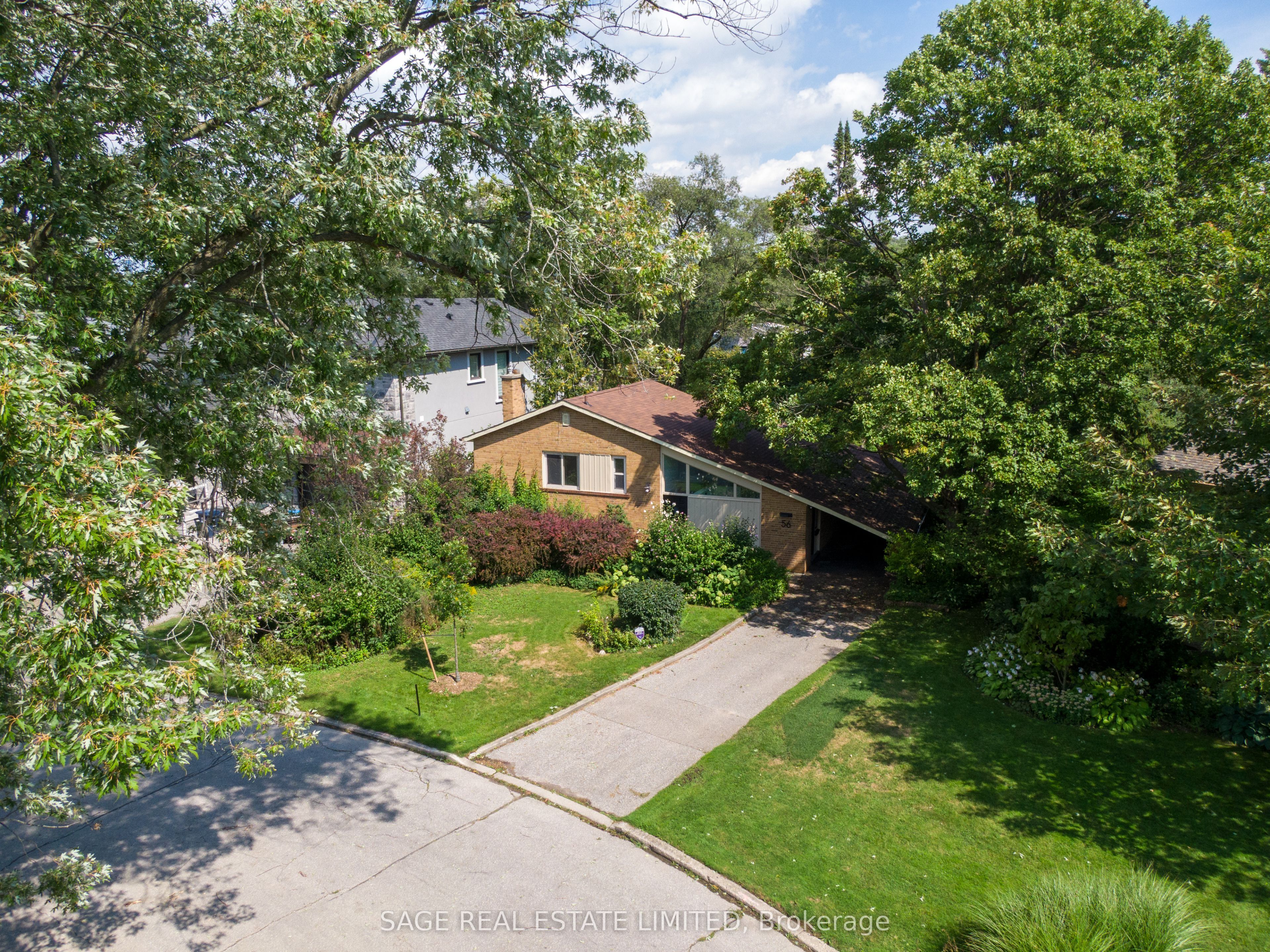 56 Grangemill Crescent, Toronto, ON M3B 2J2 photo 4