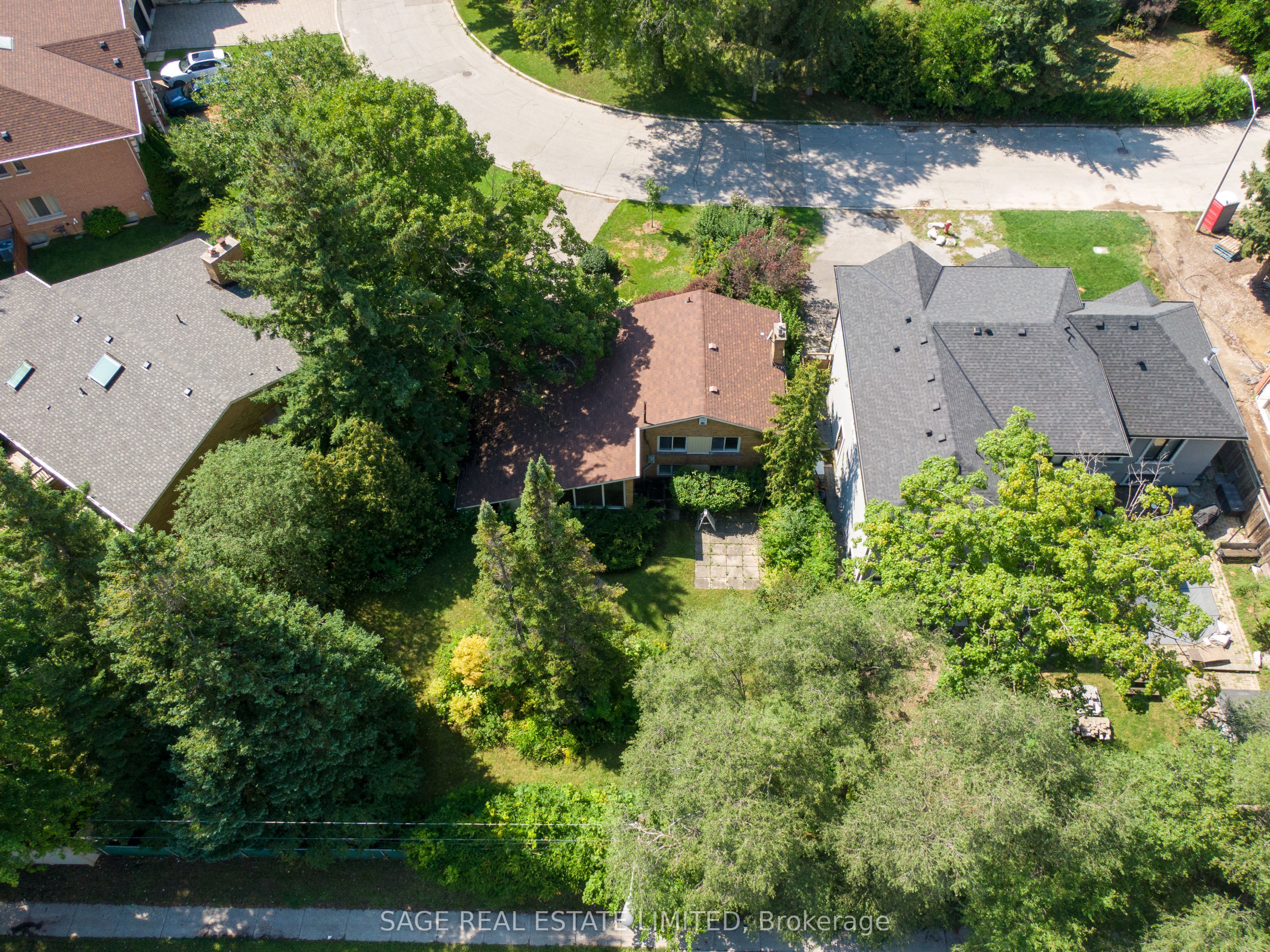 56 Grangemill Crescent, Toronto, ON M3B 2J2 photo 5