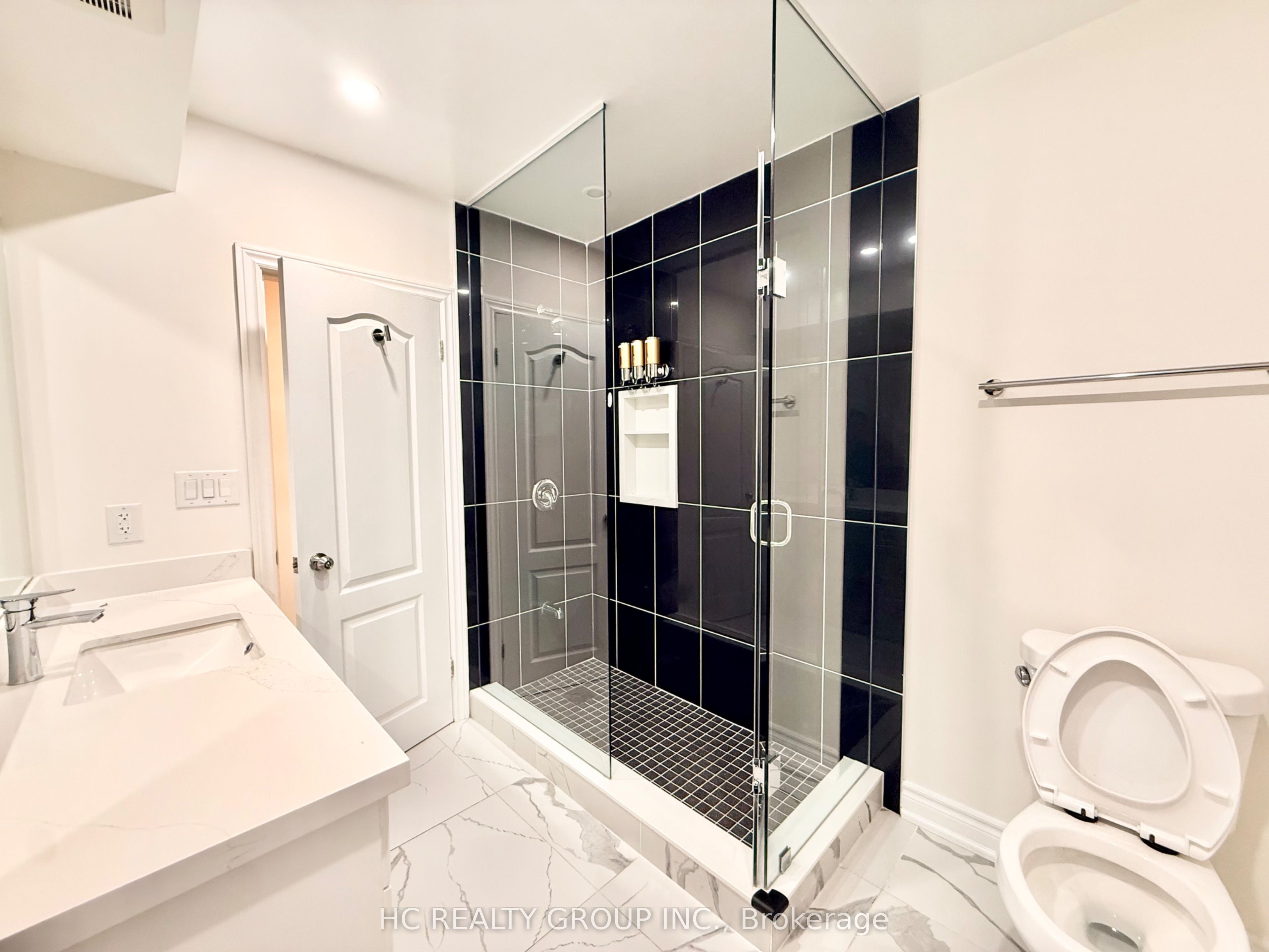52 Dukinfield Crescent, Toronto, ON M3A 2S1 photo 4