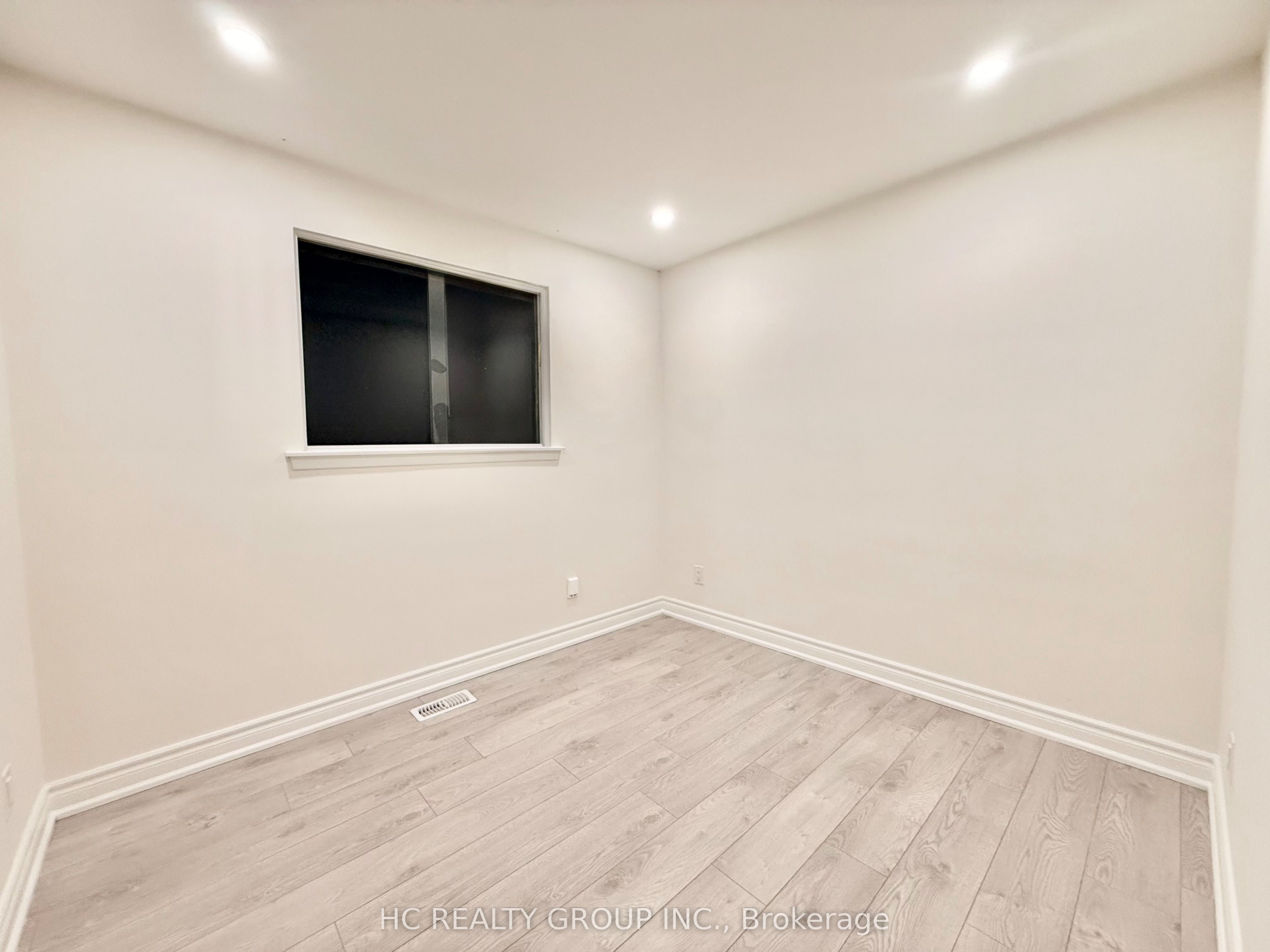 52 Dukinfield Crescent, Toronto, ON M3A 2S1 photo 5