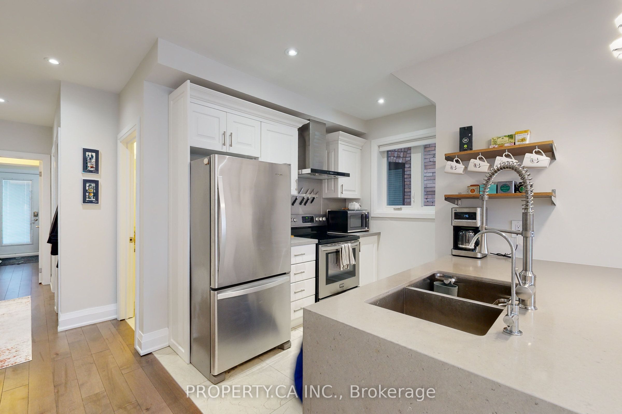 635 Christie Street Main, Toronto, ON M6G 3E6 photo 4
