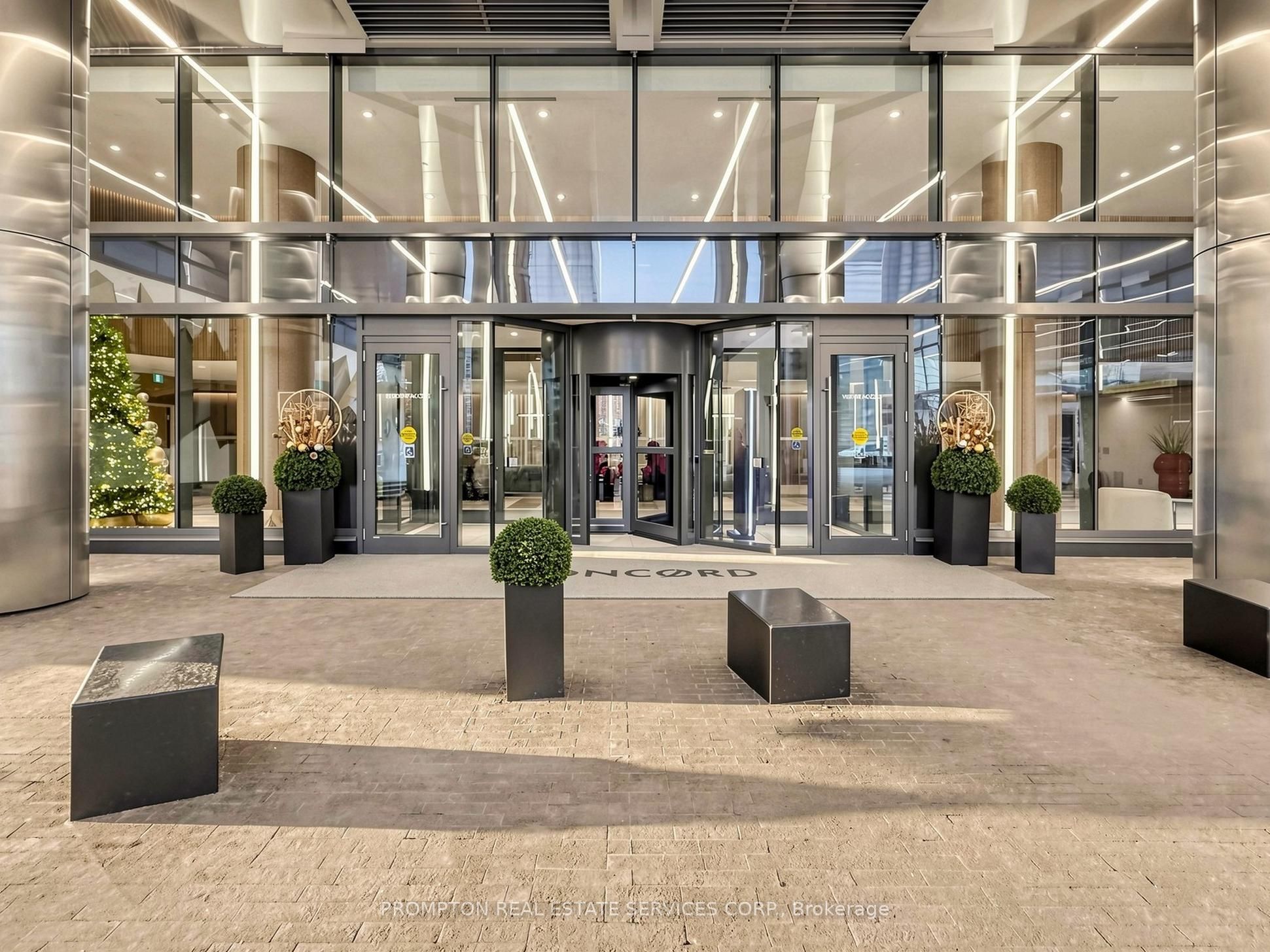 1 Concord Cityplace Way 2208, Toronto, ON M5V 0X3 photo 5