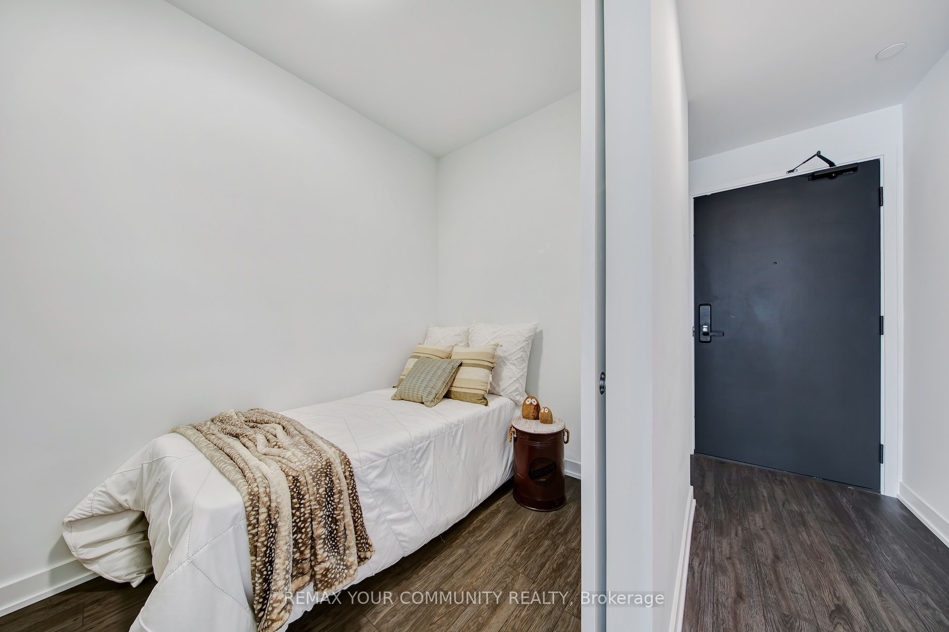 88 Queen St. East Street 5012, Toronto, ON M5C 0B6 photo 5