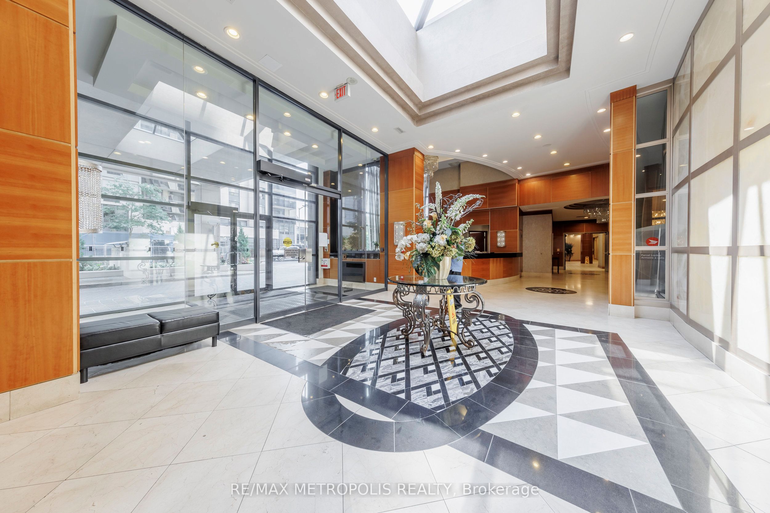 153 Beecroft Road 1101, Toronto, ON M2N 7C5 photo 3