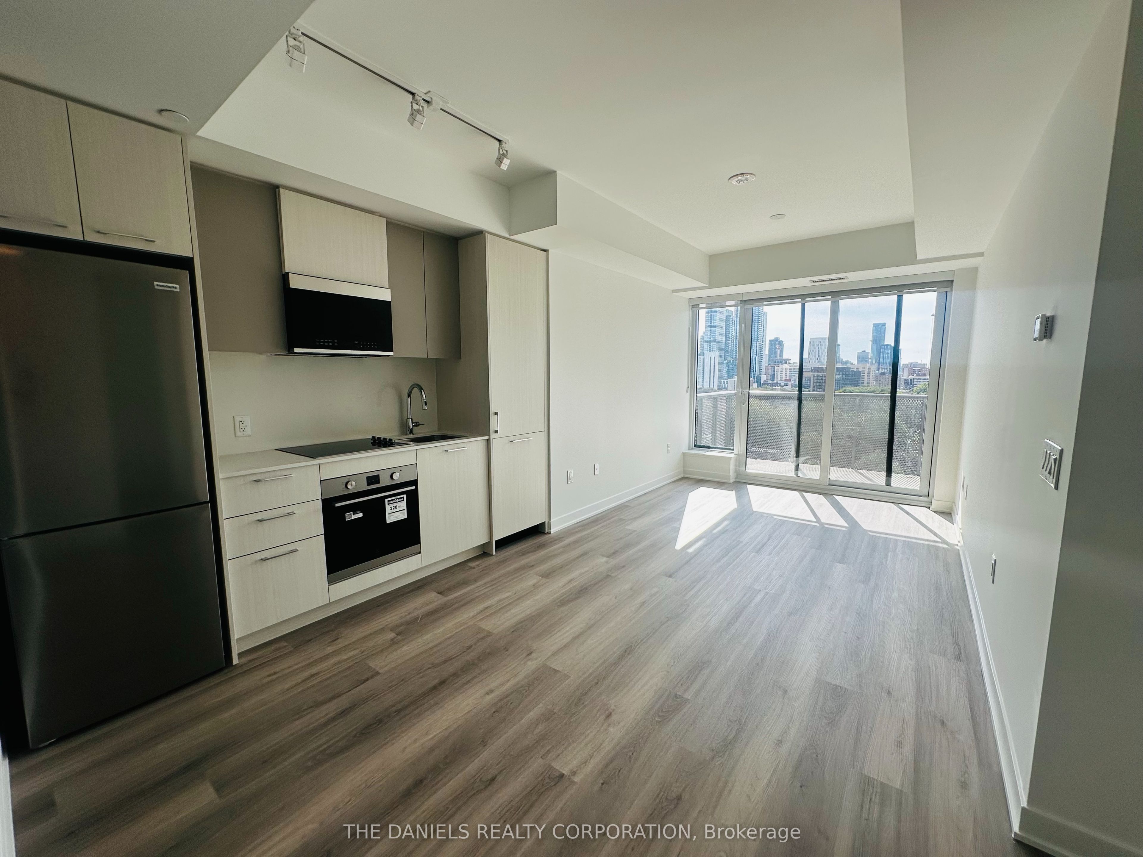 10 Oak Street 1007, Toronto, ON M5A 0Z1
