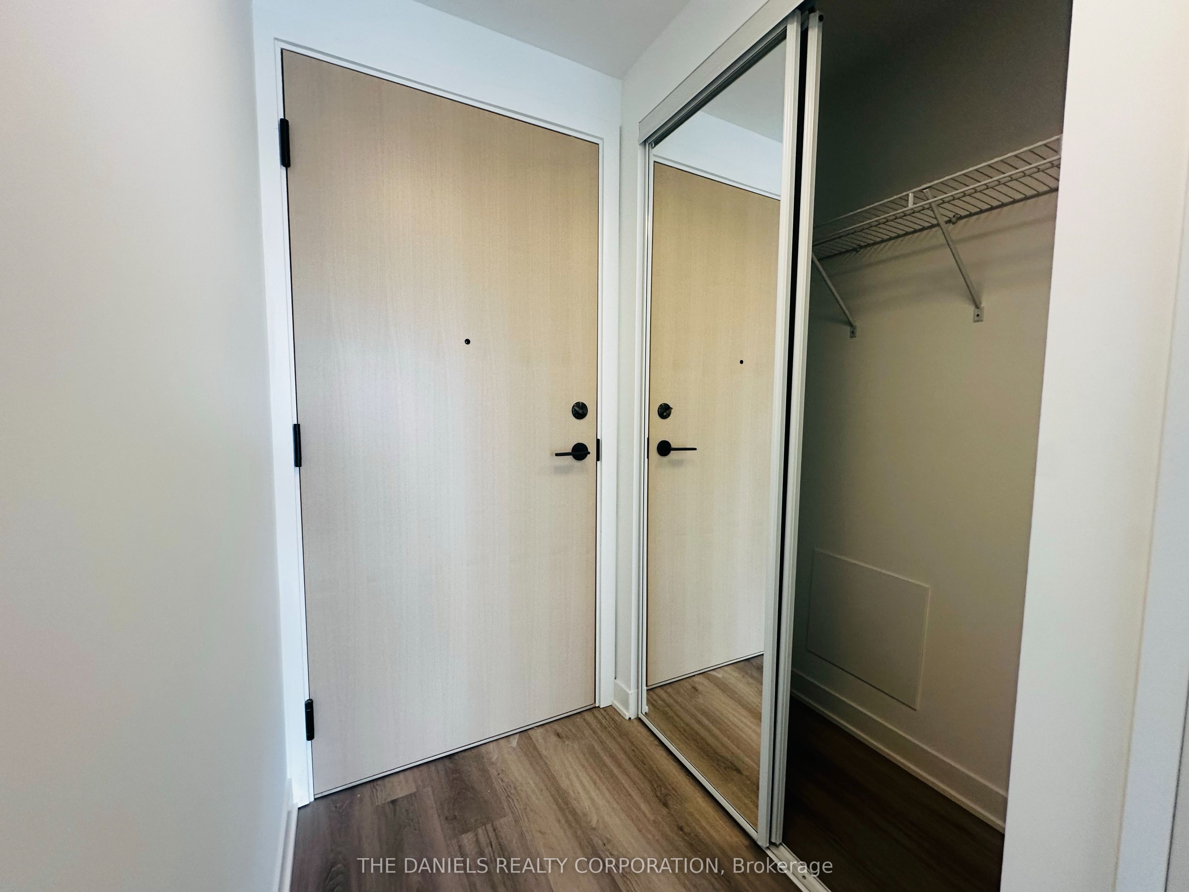 10 Oak Street 1007, Toronto, ON M5A 0Z1 photo 4