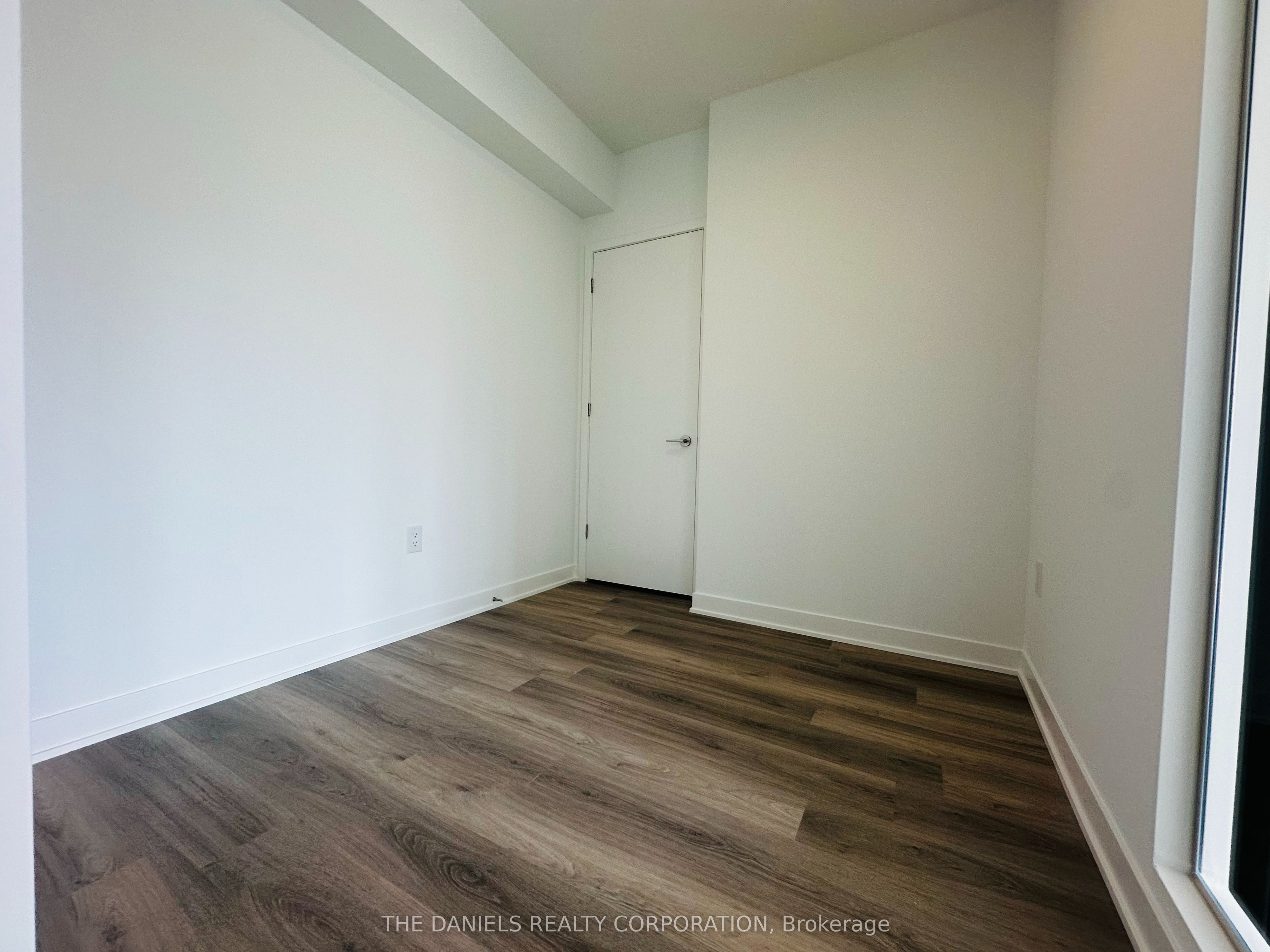 10 Oak Street 1007, Toronto, ON M5A 0Z1 photo 5