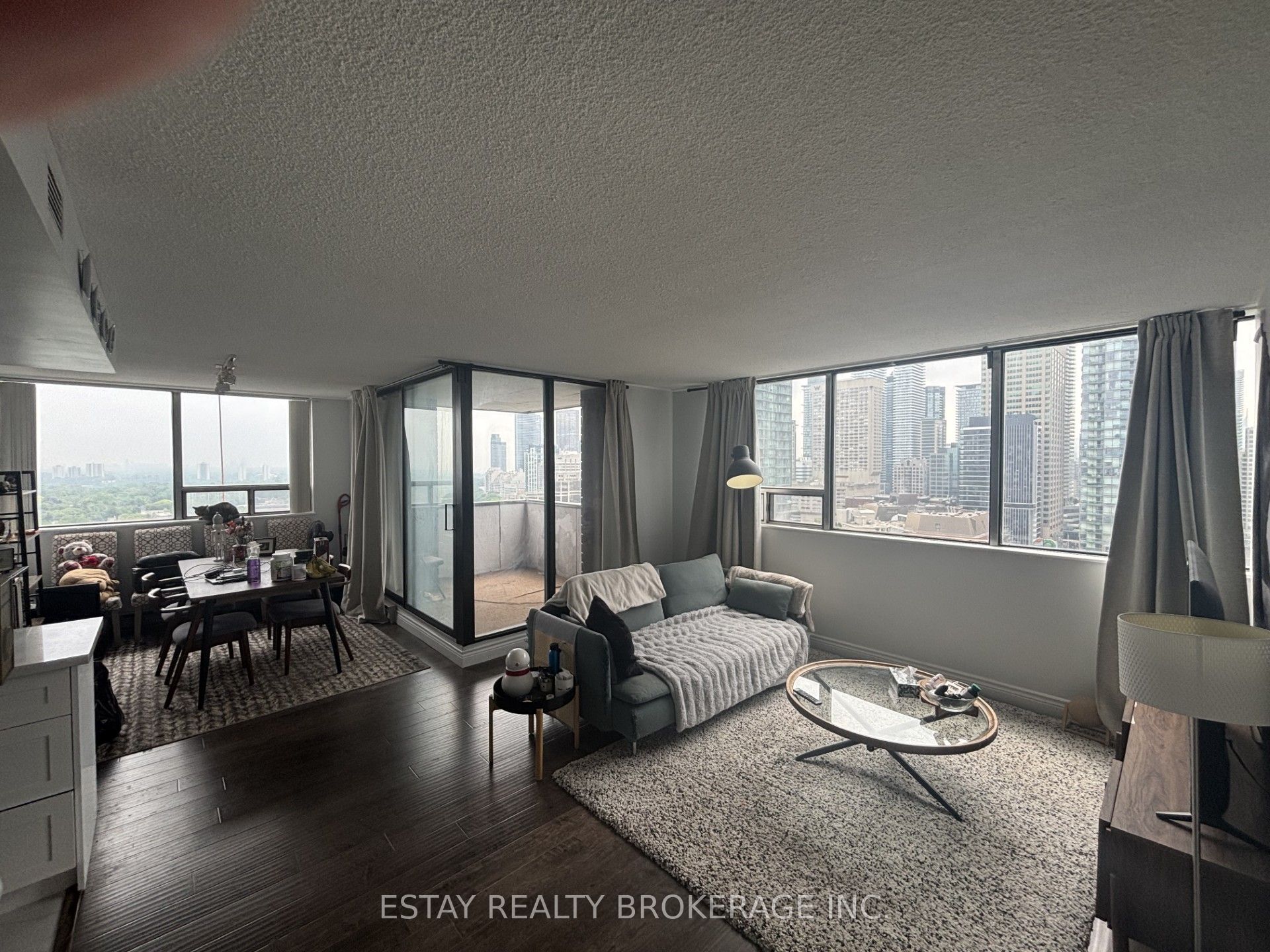 914 Yonge Street 1902, Toronto, ON M4W 3C8 photo 3