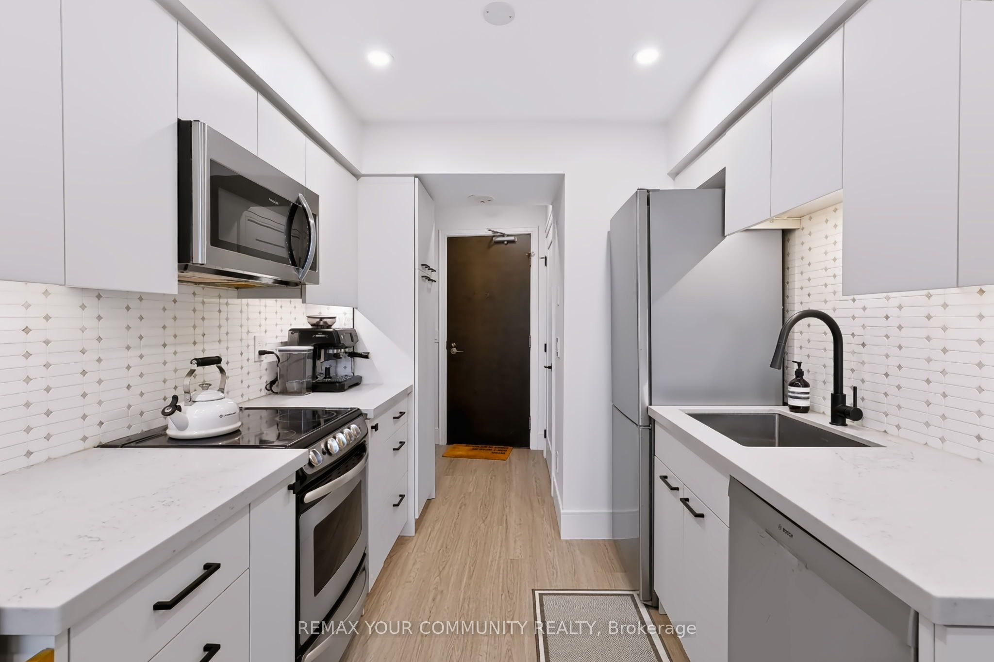 50 Lynn Williams Street 402, Toronto, ON M6K 3R9 photo 5