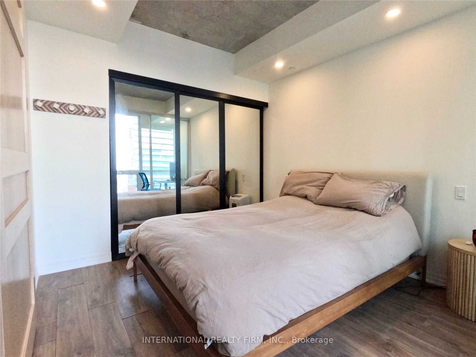 88 Blue Jays Way 1801, Toronto, ON M5V 0L7 photo 3