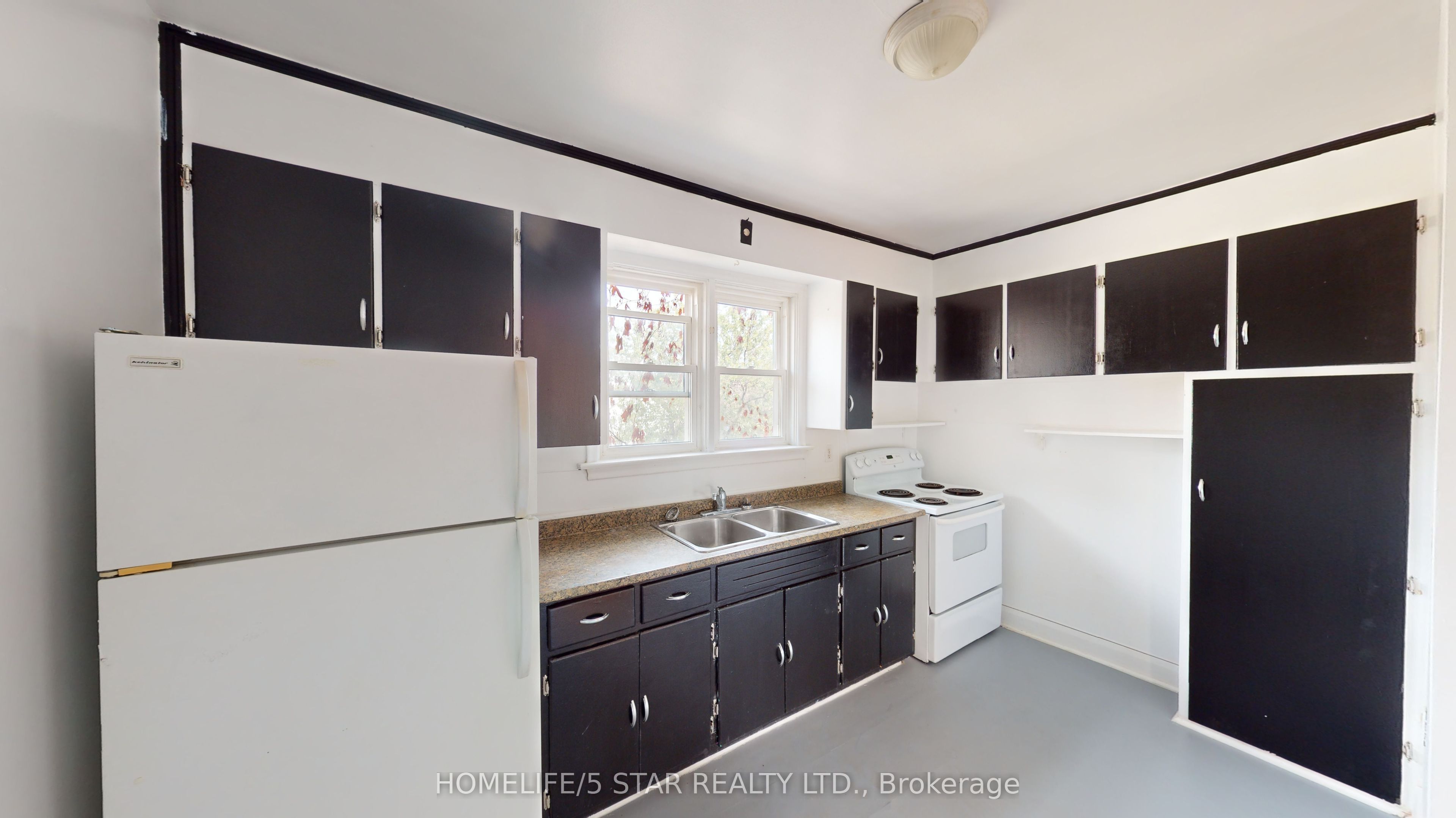 49 Earlsdale Avenue, Toronto, ON M9C 1K9 photo 2