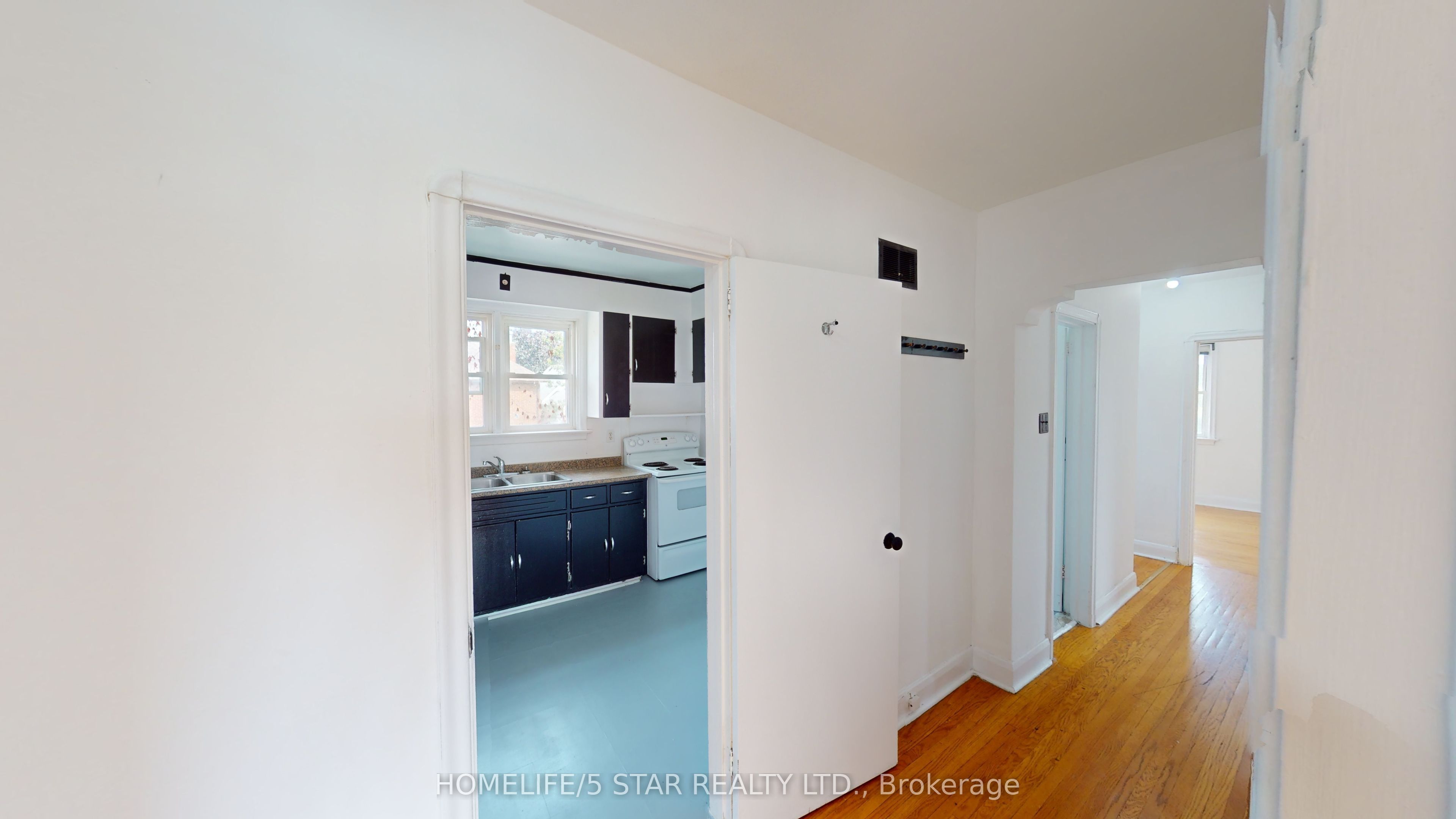 49 Earlsdale Avenue, Toronto, ON M9C 1K9 photo 5