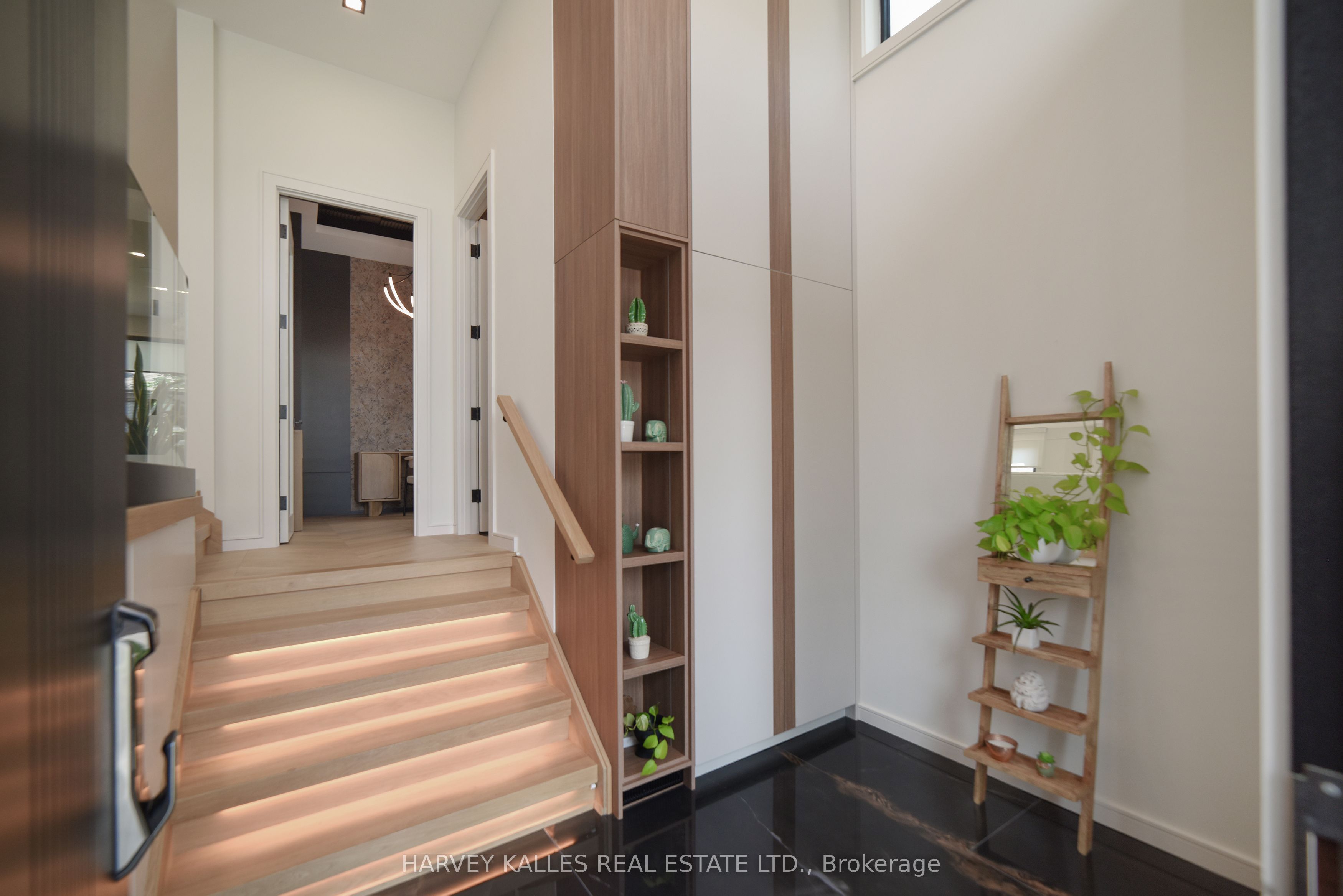 110 Mona Drive, Toronto, ON M5N 2R4 photo 5