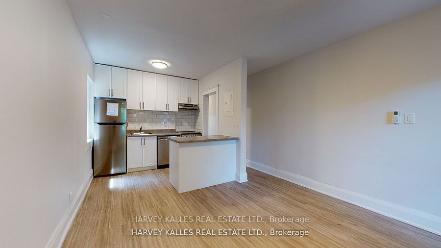1065 Bathurst Street 6, Toronto, ON M5R 3G8 photo 4