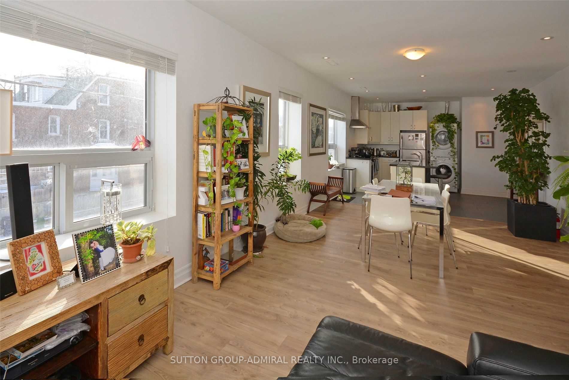 332 Harbord Street, Toronto, ON M6G 1H2 photo 2