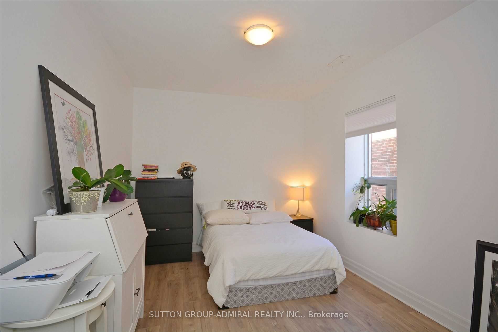 332 Harbord Street, Toronto, ON M6G 1H2 photo 5