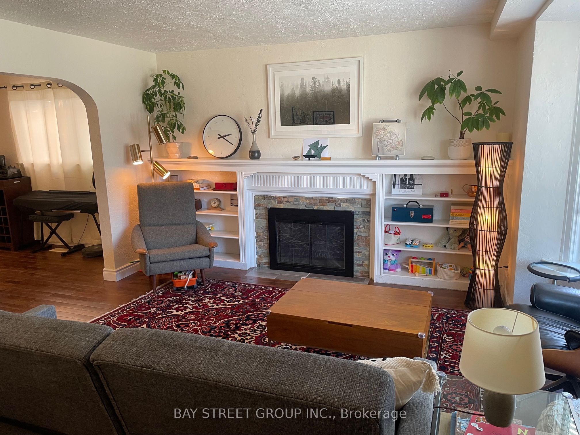 48 Braemar Avenue Main & Lower, Toronto, ON M5P 2L2 photo 3
