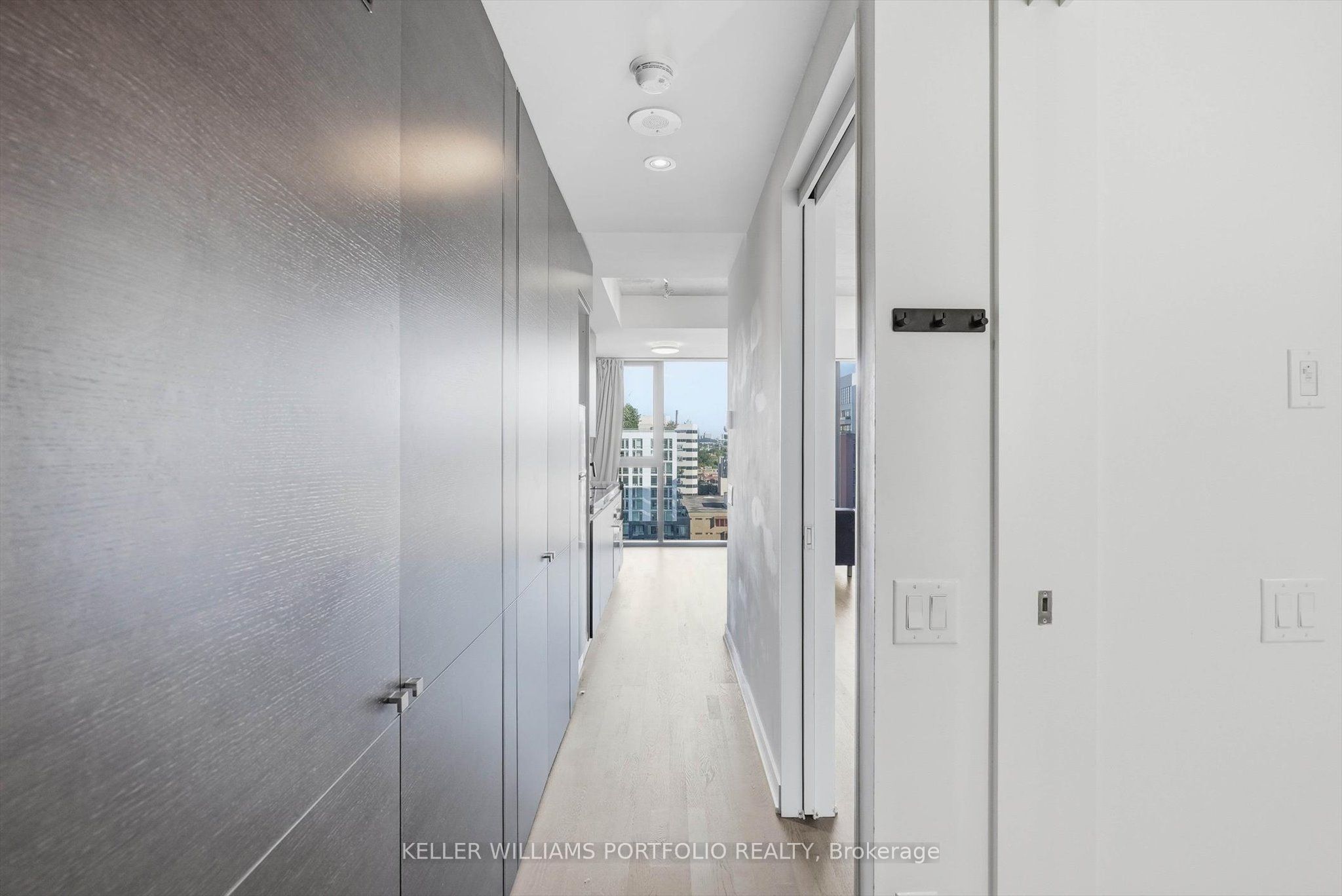 629 King Street W 1319, Toronto, ON M5V 0G9 photo 3