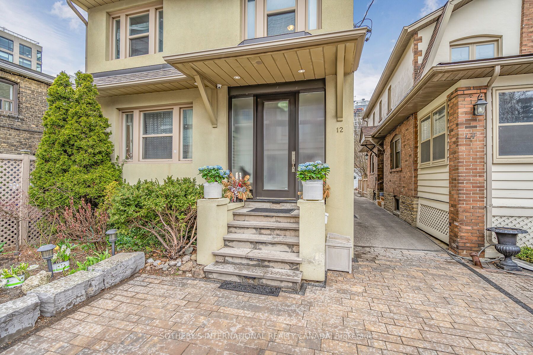 12 Belsize Drive, Toronto, ON M4S 1L4 photo 3